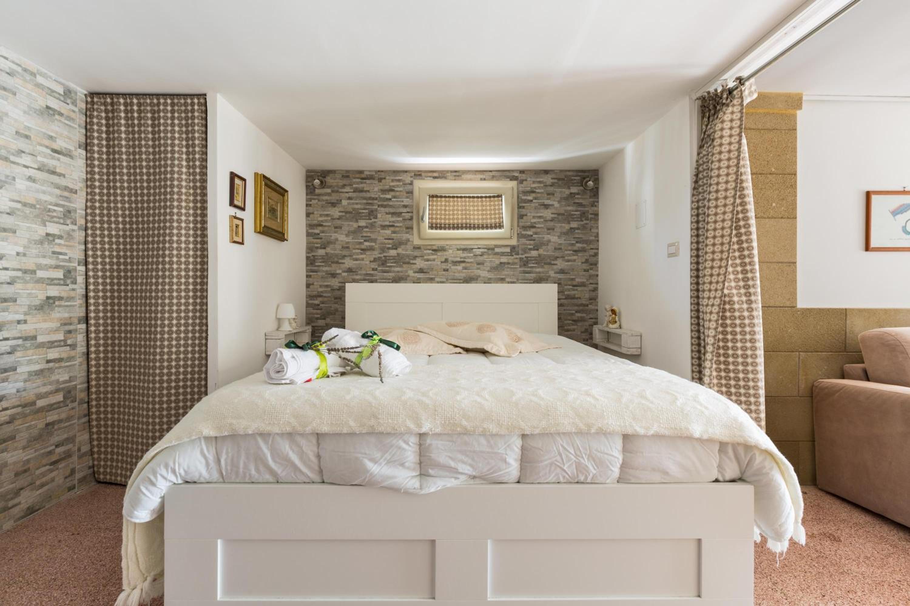 One-Bedroom House photo 3