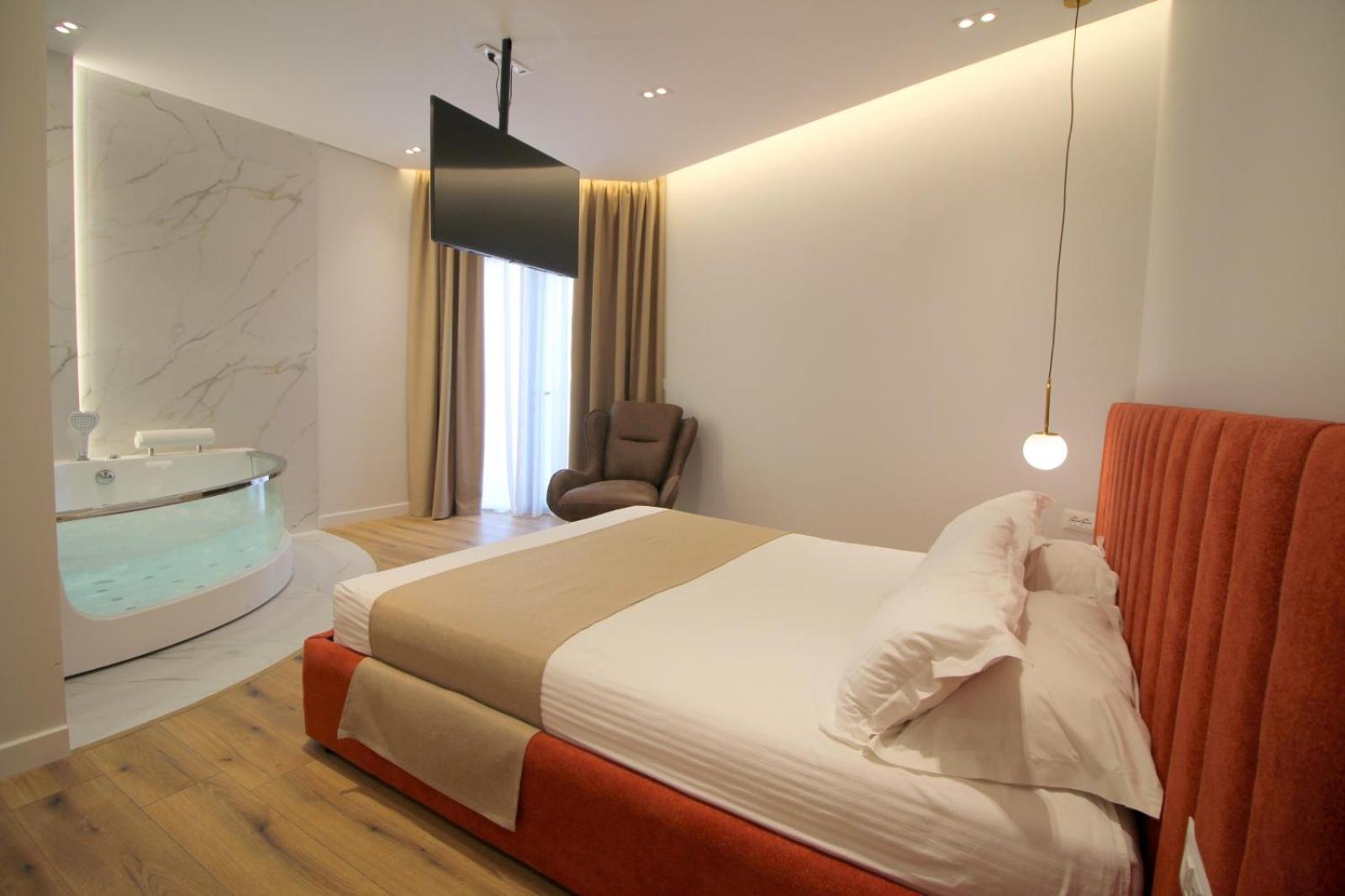 Deluxe Double Room with Jacuzzi and Sea View photo 2