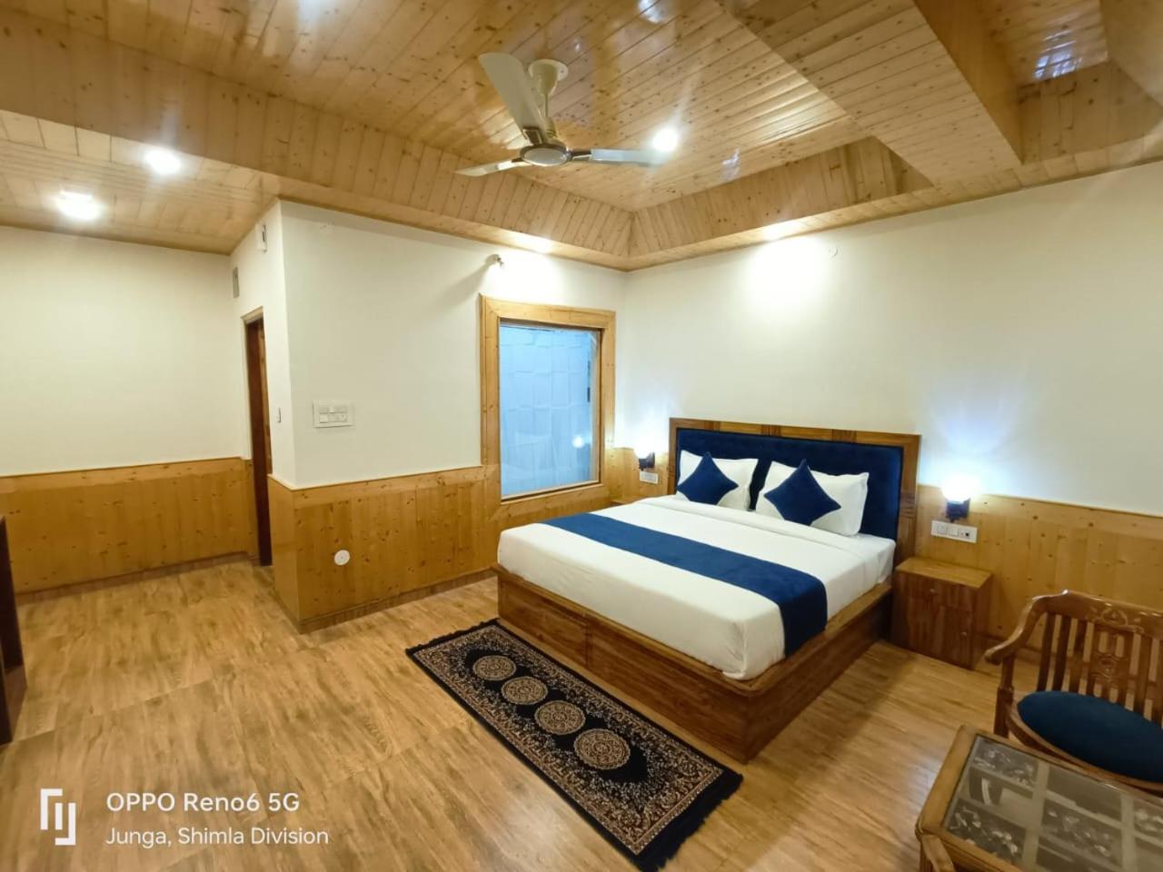 Deluxe Double Room with Balcony photo 1