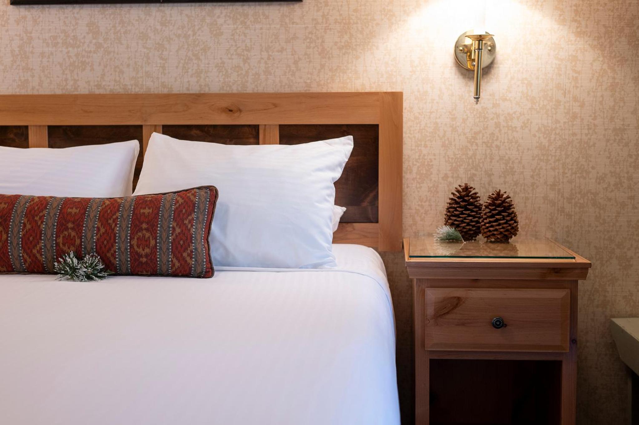One-Bedroom Suite - Photo 2