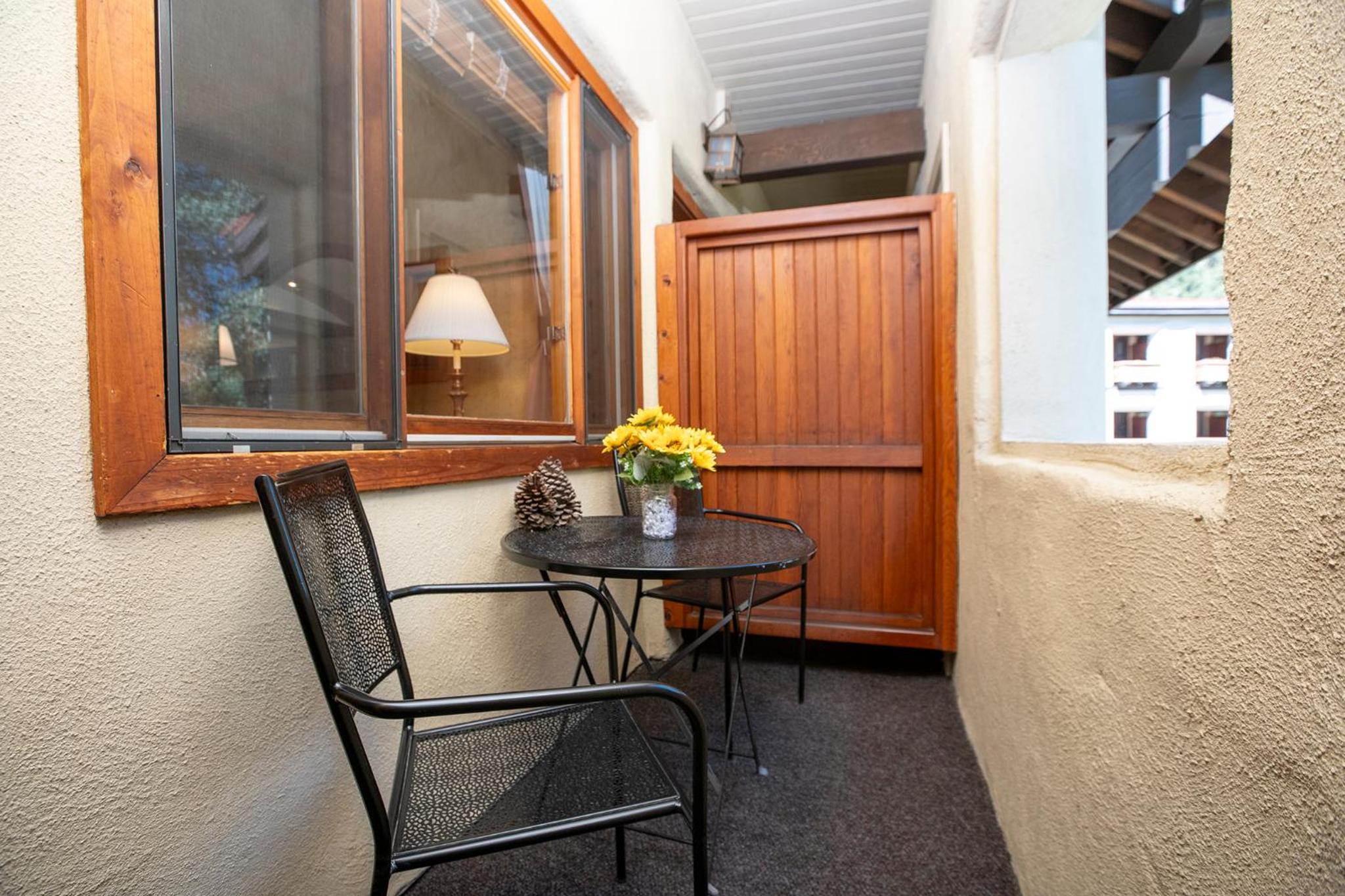 One-Bedroom Suite - Photo 8