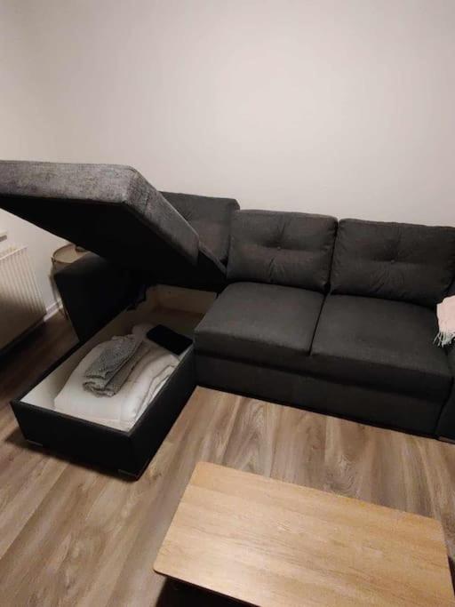 One-Bedroom Apartment photo 2