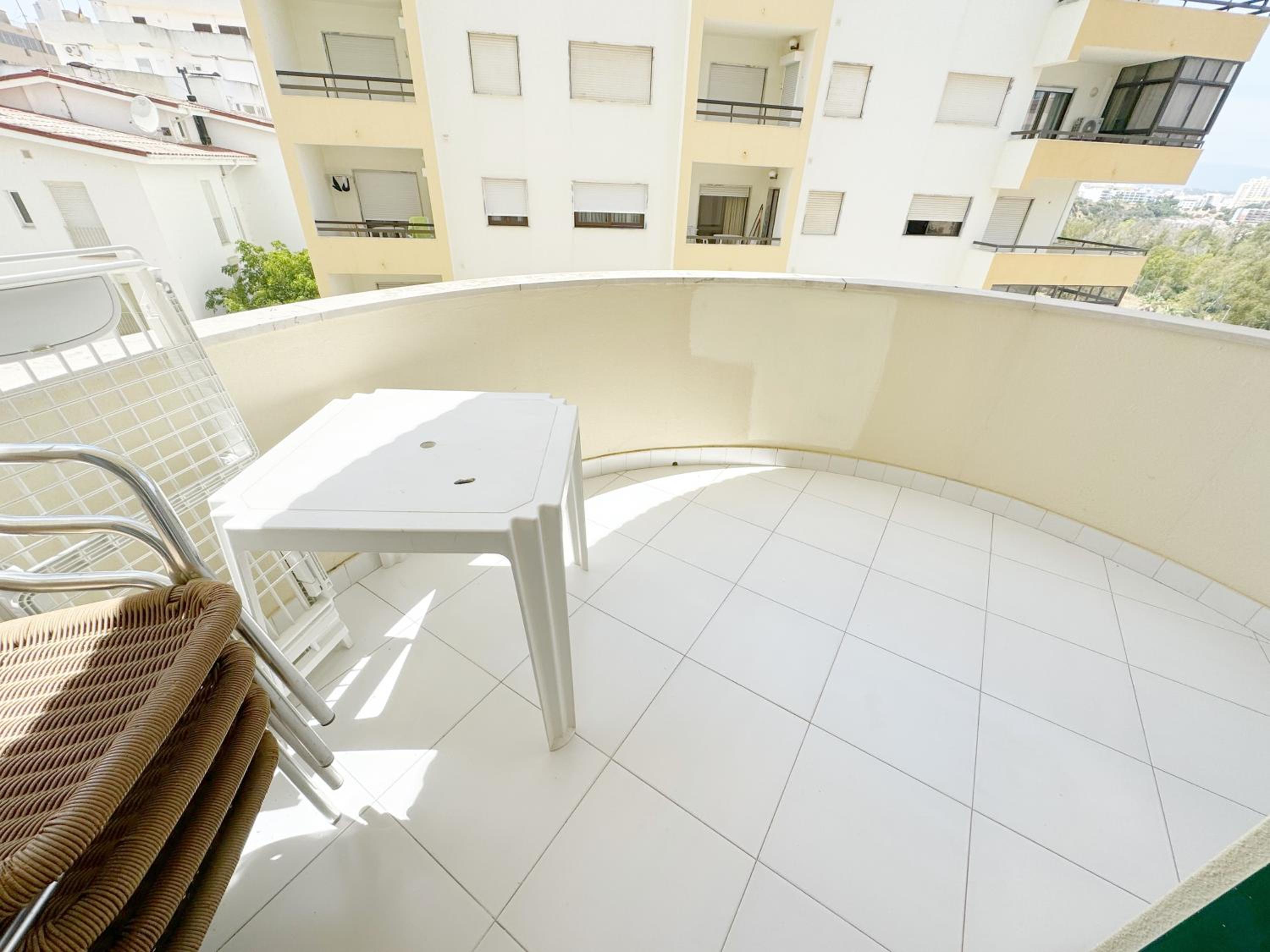 One-Bedroom Apartment - Photo 11
