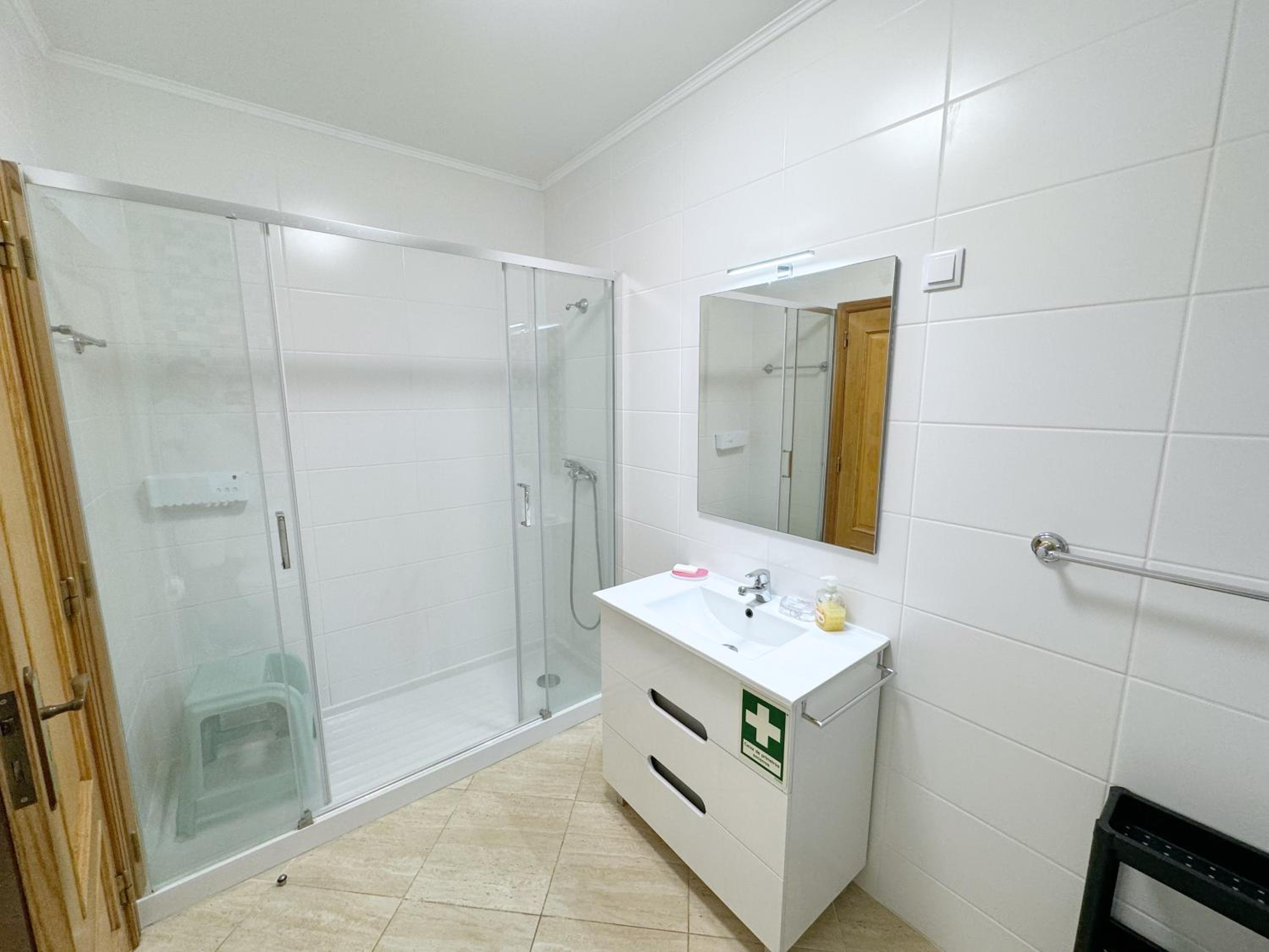 One-Bedroom Apartment - Photo 15