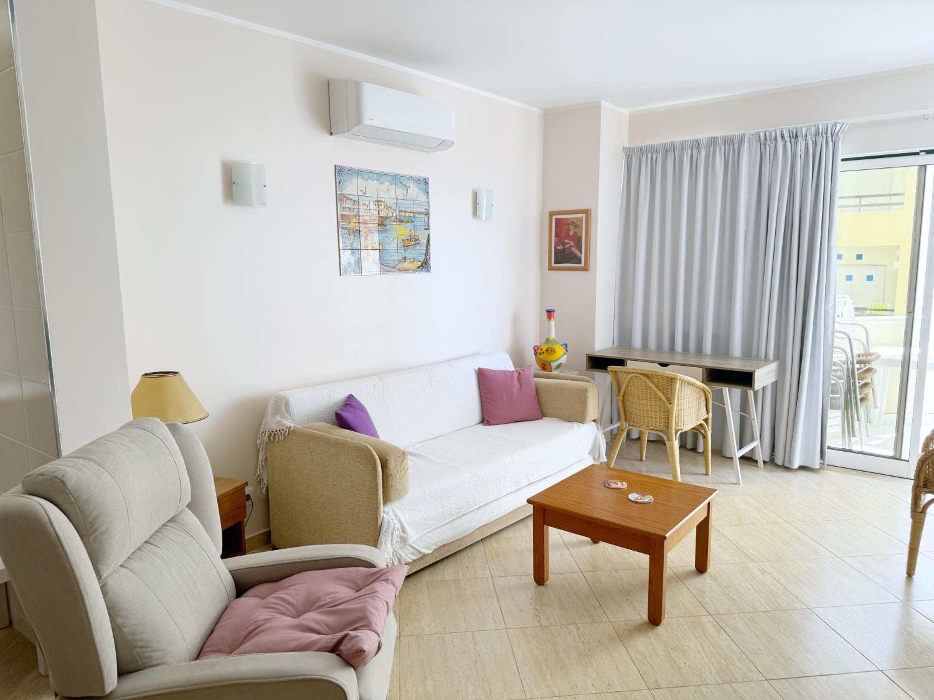 One-Bedroom Apartment - Photo 27