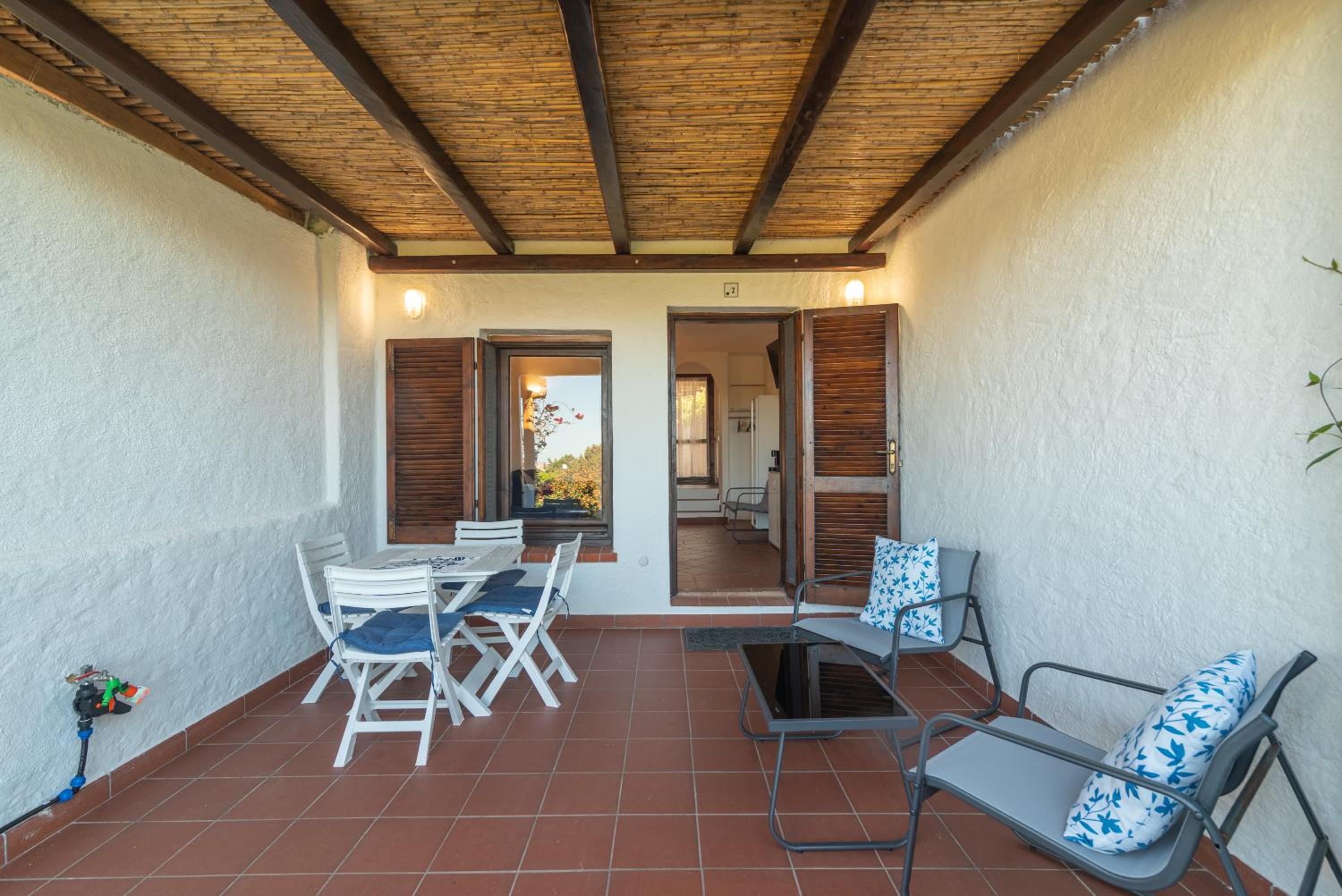 One-Bedroom House photo 2