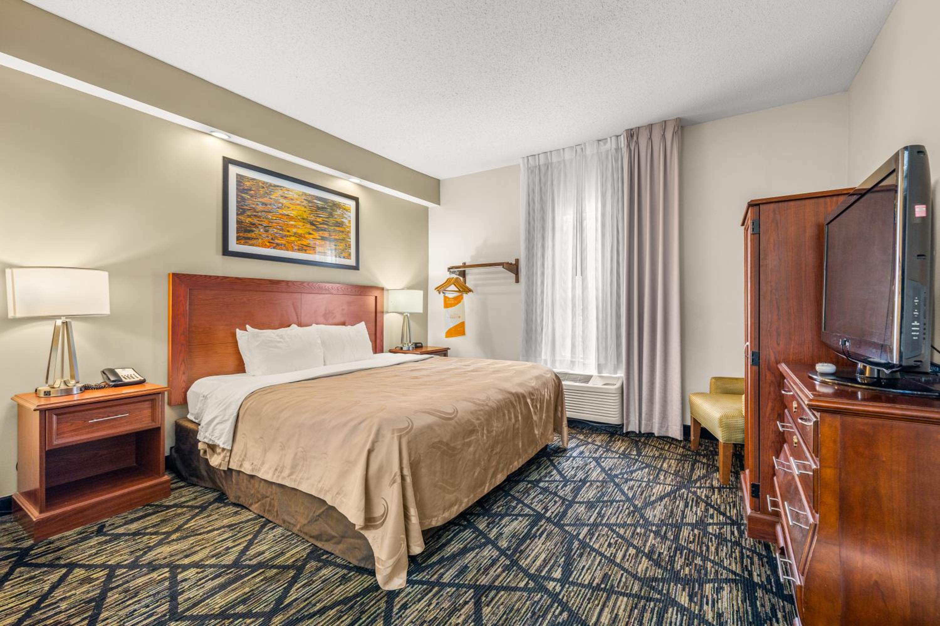 King Room - Non-Smoking - Photo 1