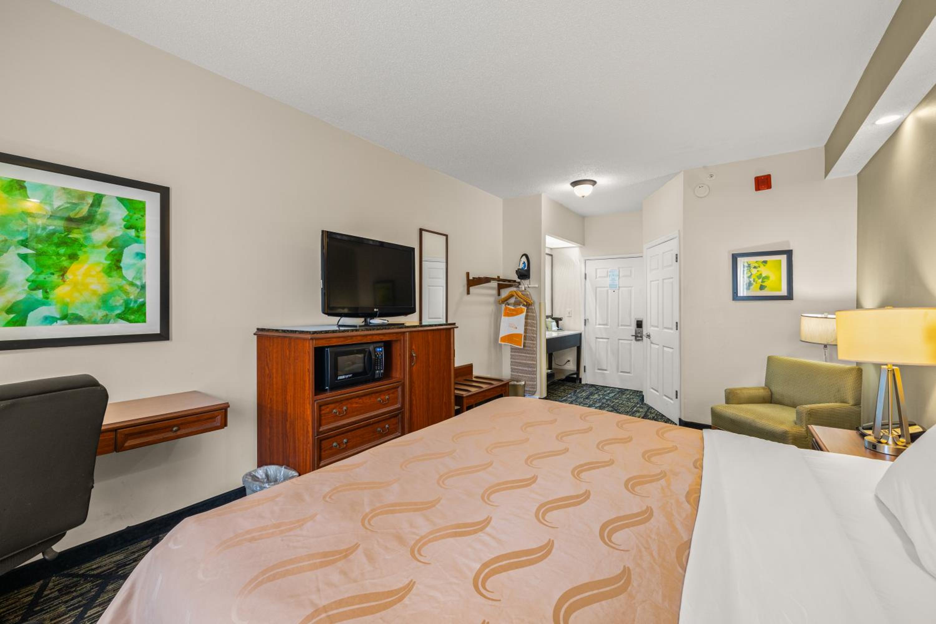 King Room - Accessible/Non-Smoking - Photo 1