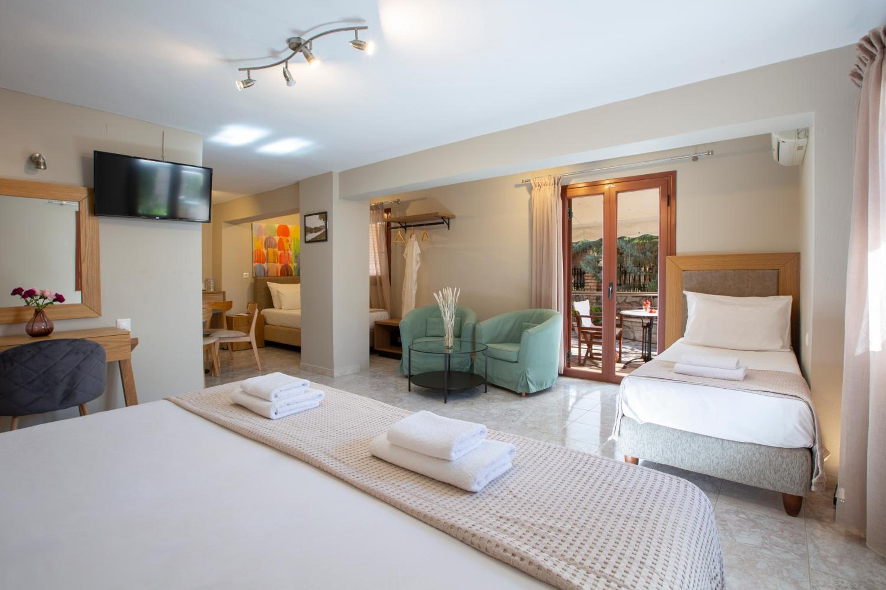Quadruple Room with Garden View