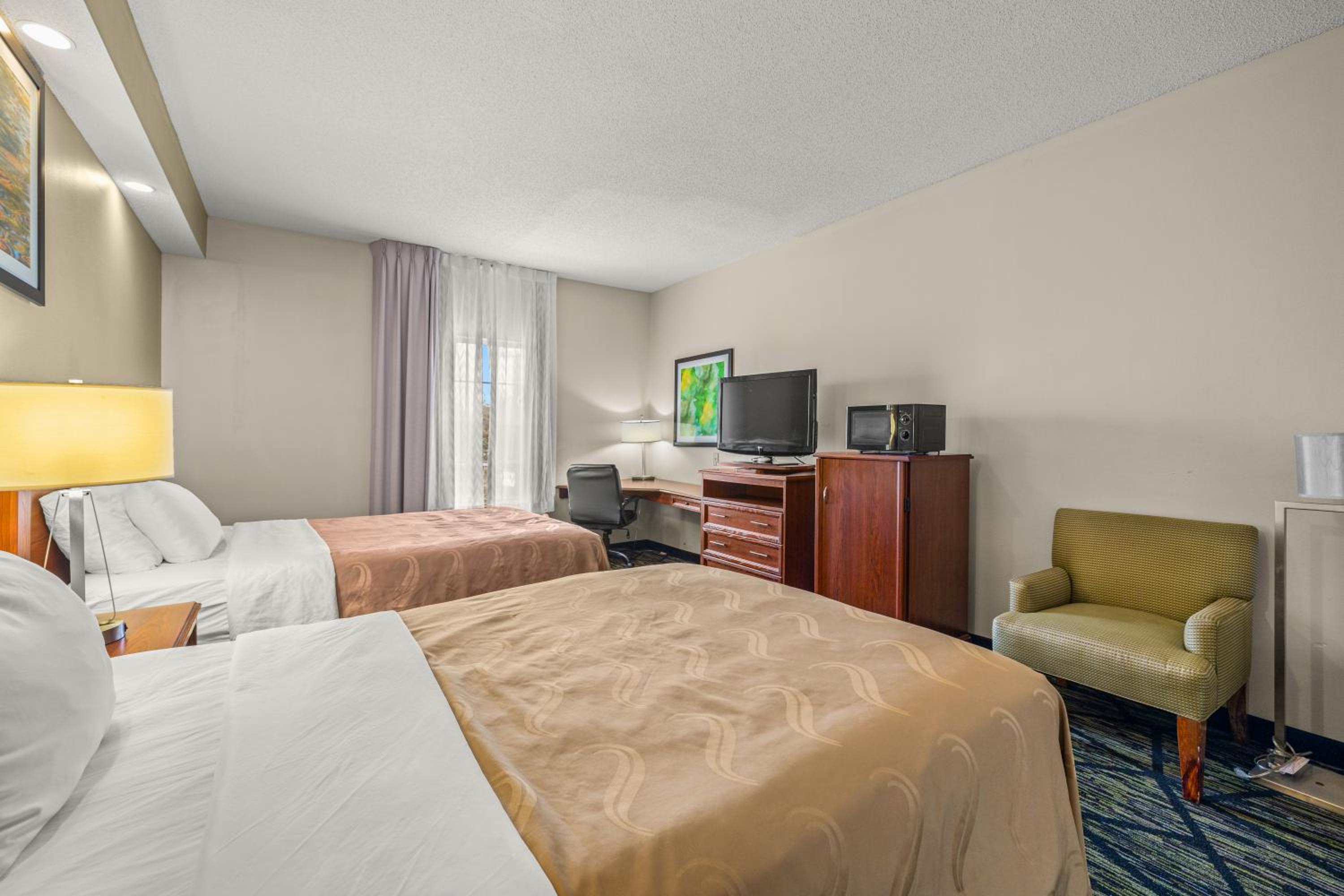 Double Room with Two Double Beds - Accessible/Non-Smoking - Photo 1