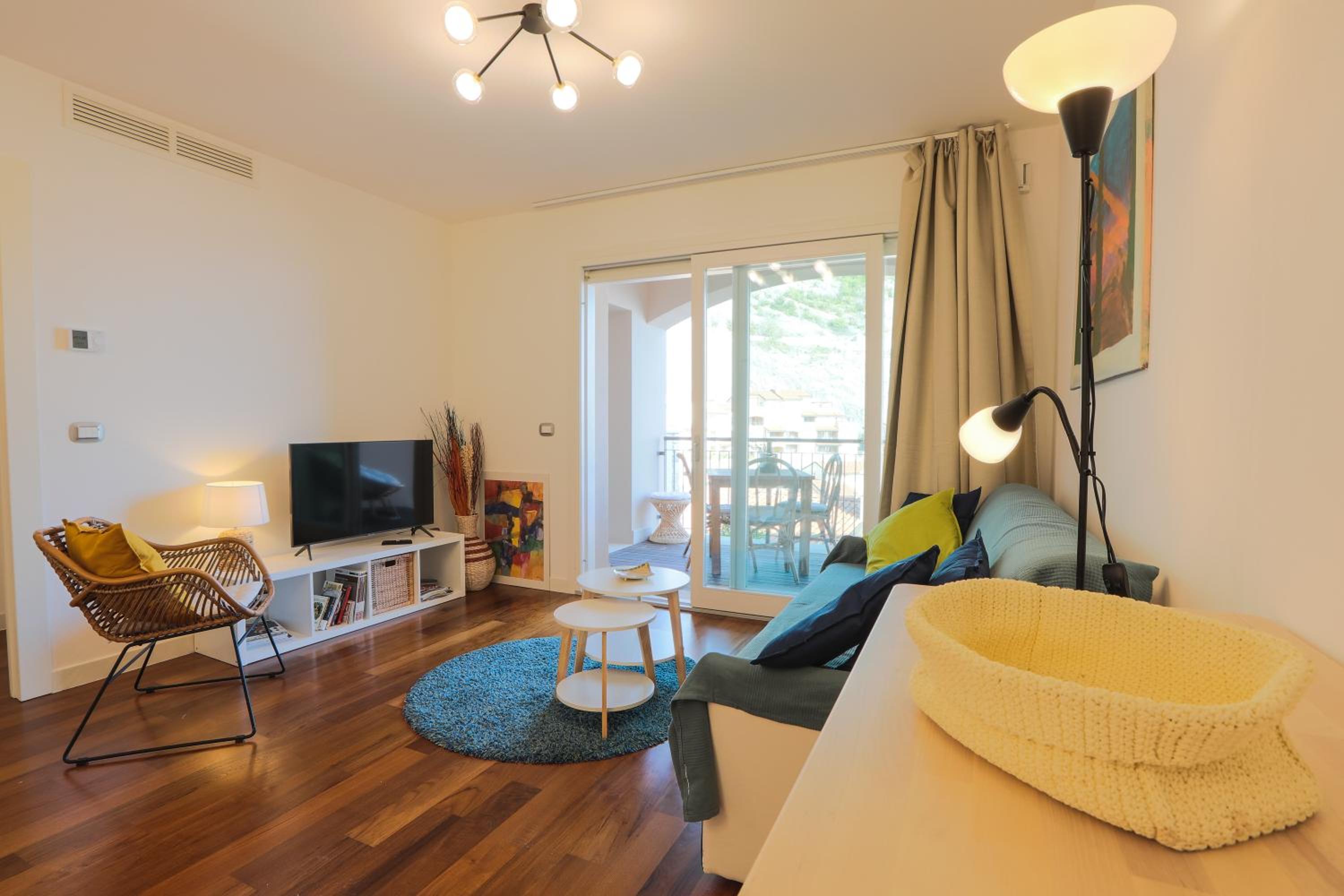 One-Bedroom Apartment with Sea View photo 3