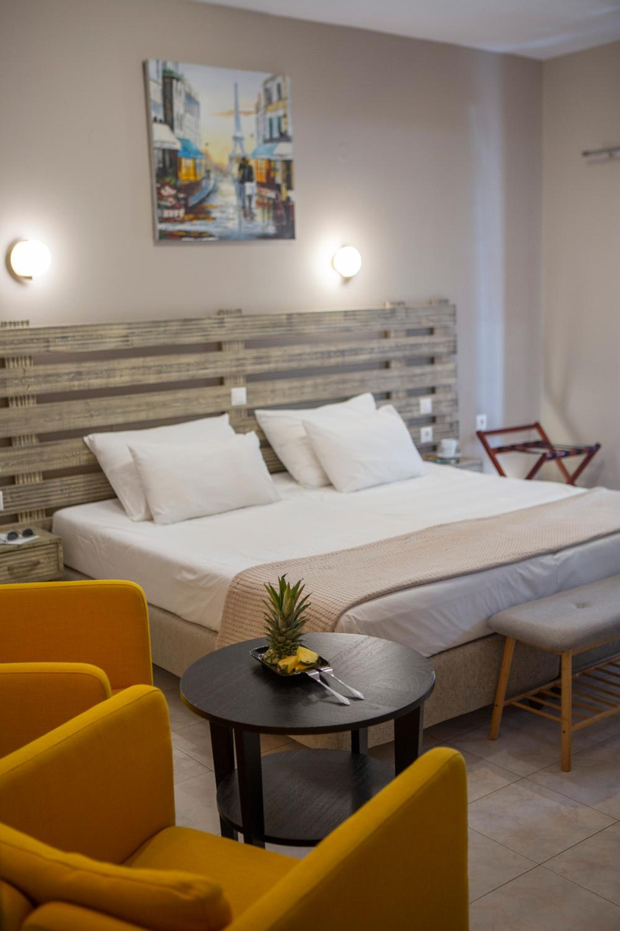 Deluxe Double or Twin Room - Photo 8