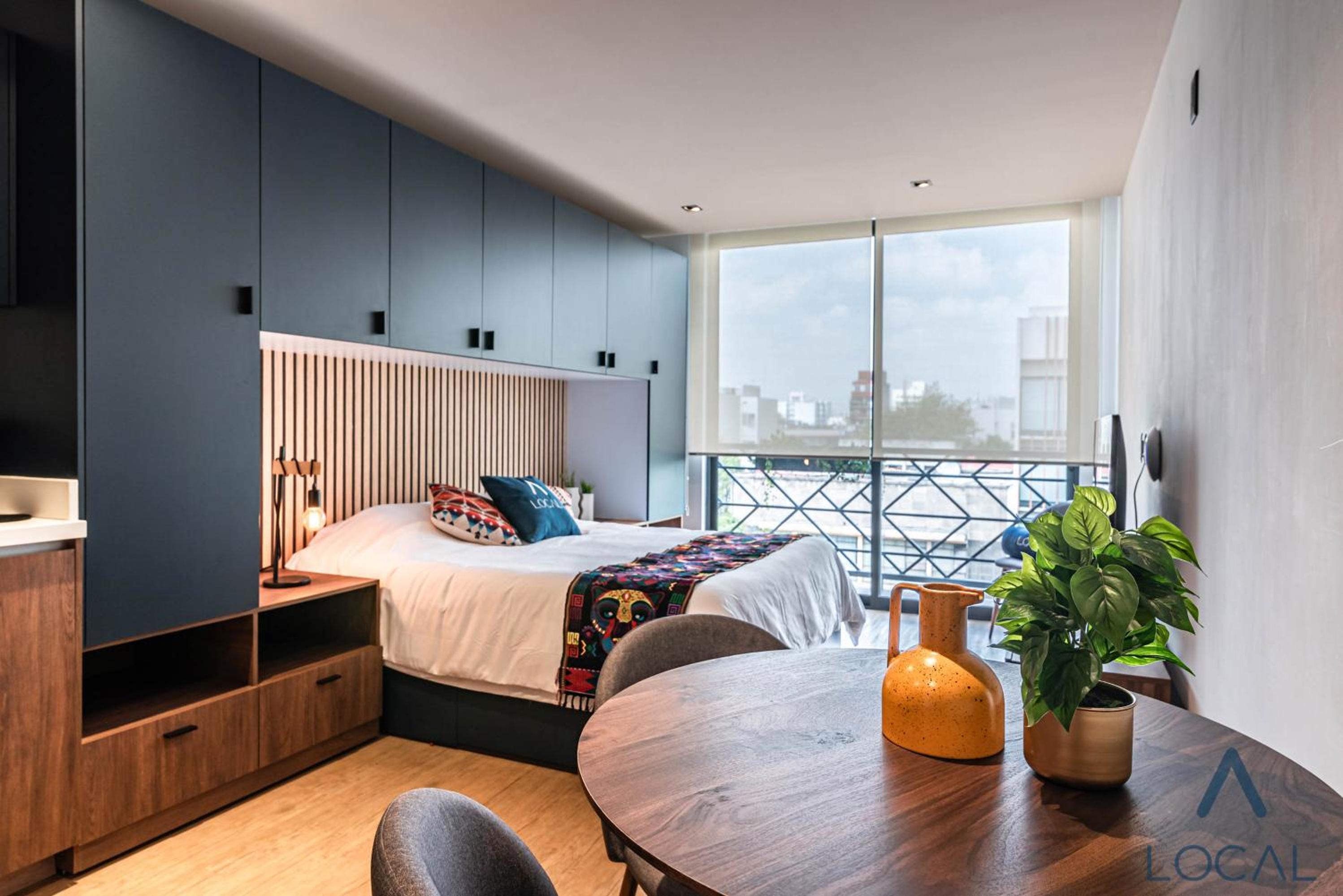 Four-Bedroom Deluxe Apartment