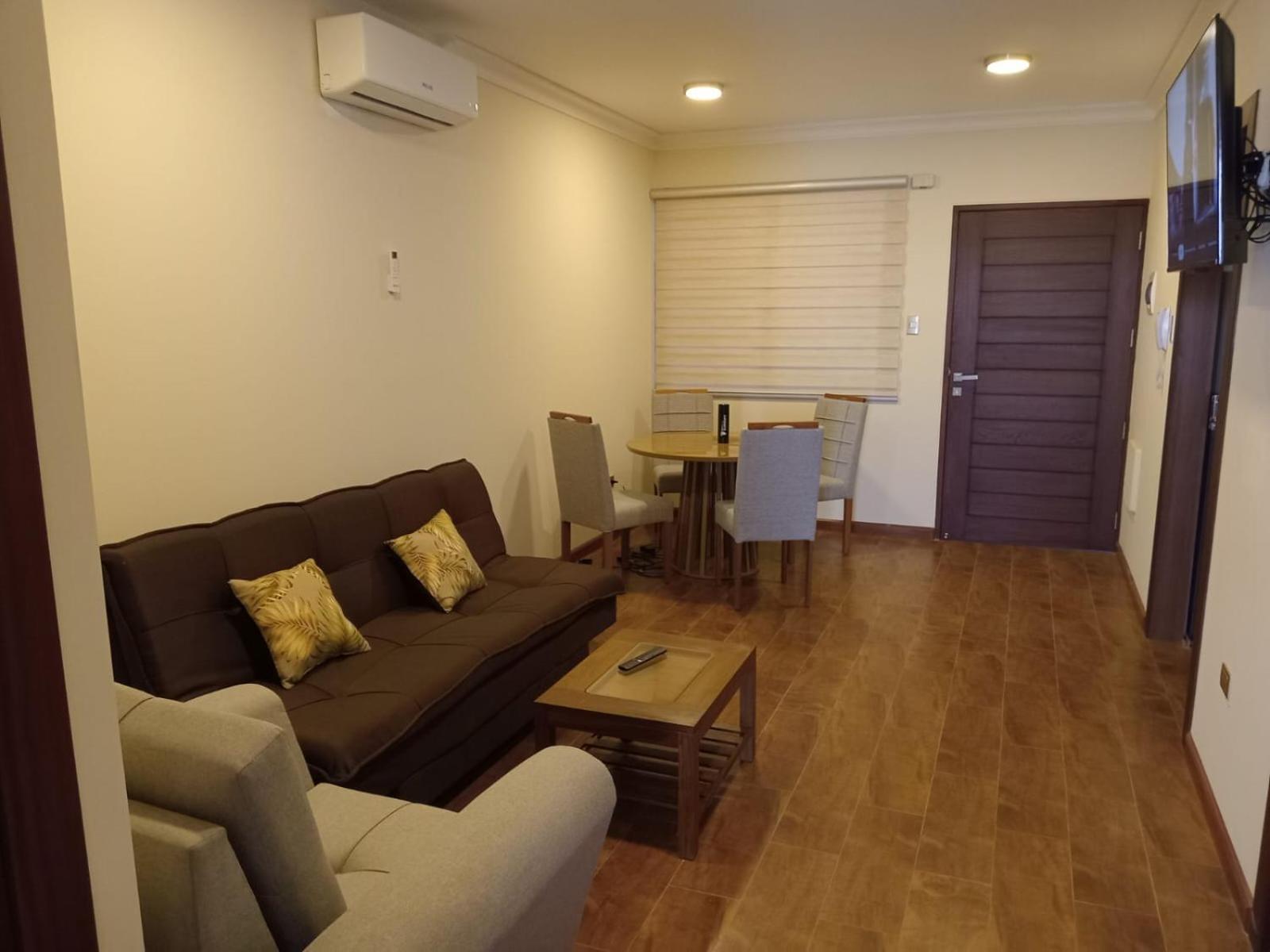 One-Bedroom Apartment photo 1