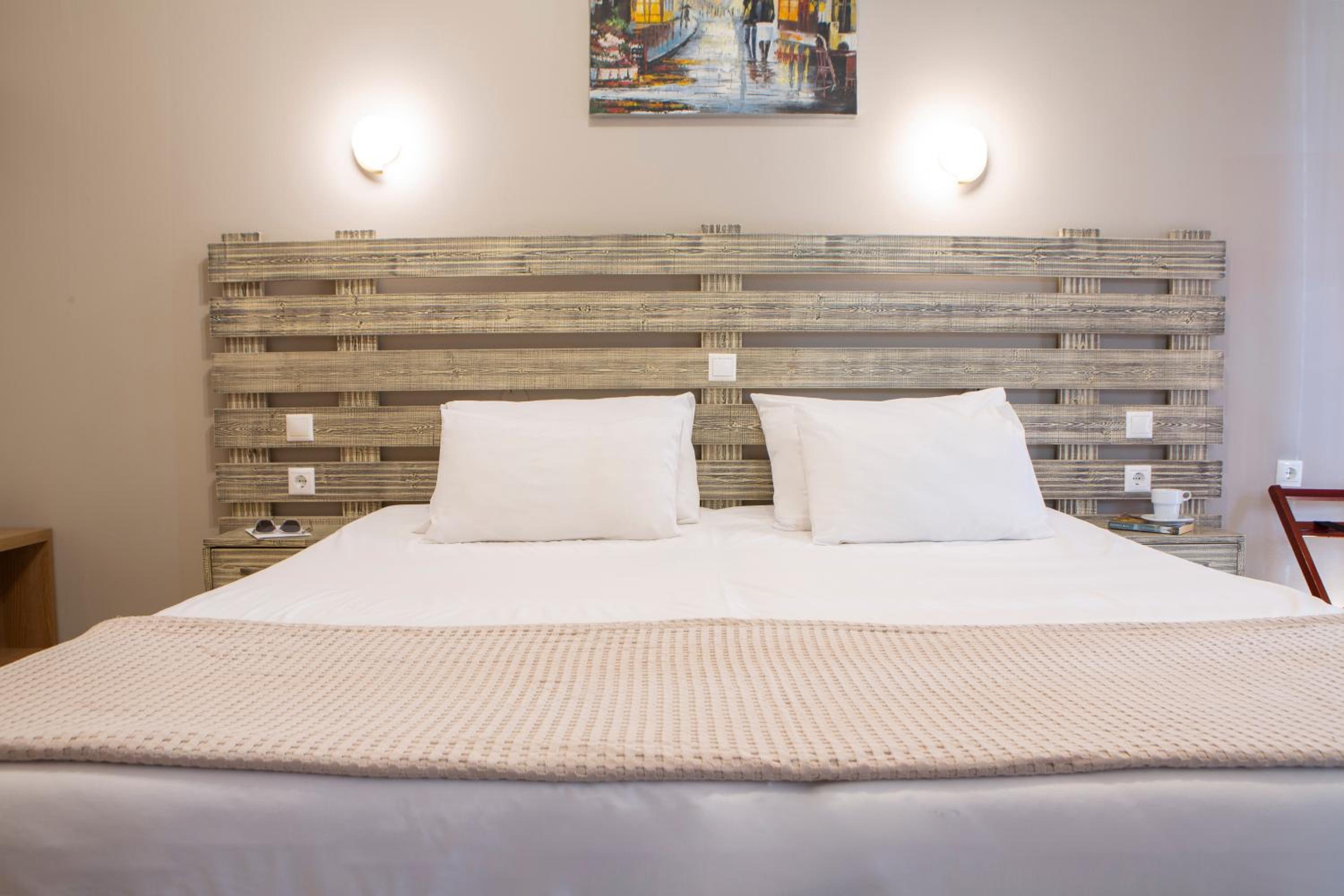 Deluxe Double or Twin Room - Photo 5