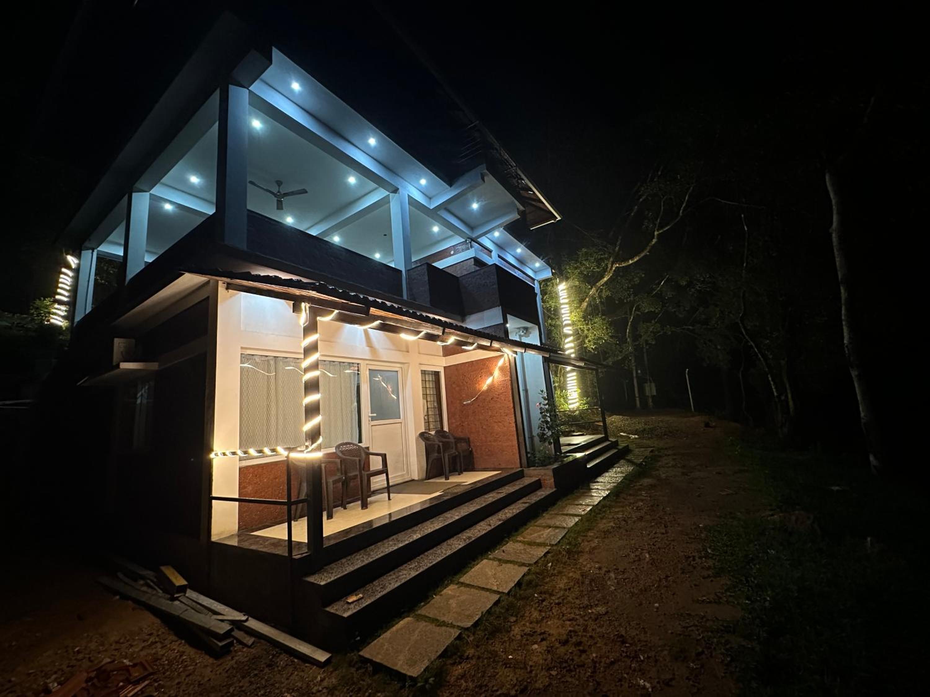 Deluxe Double or Twin Room with Lake View photo 3