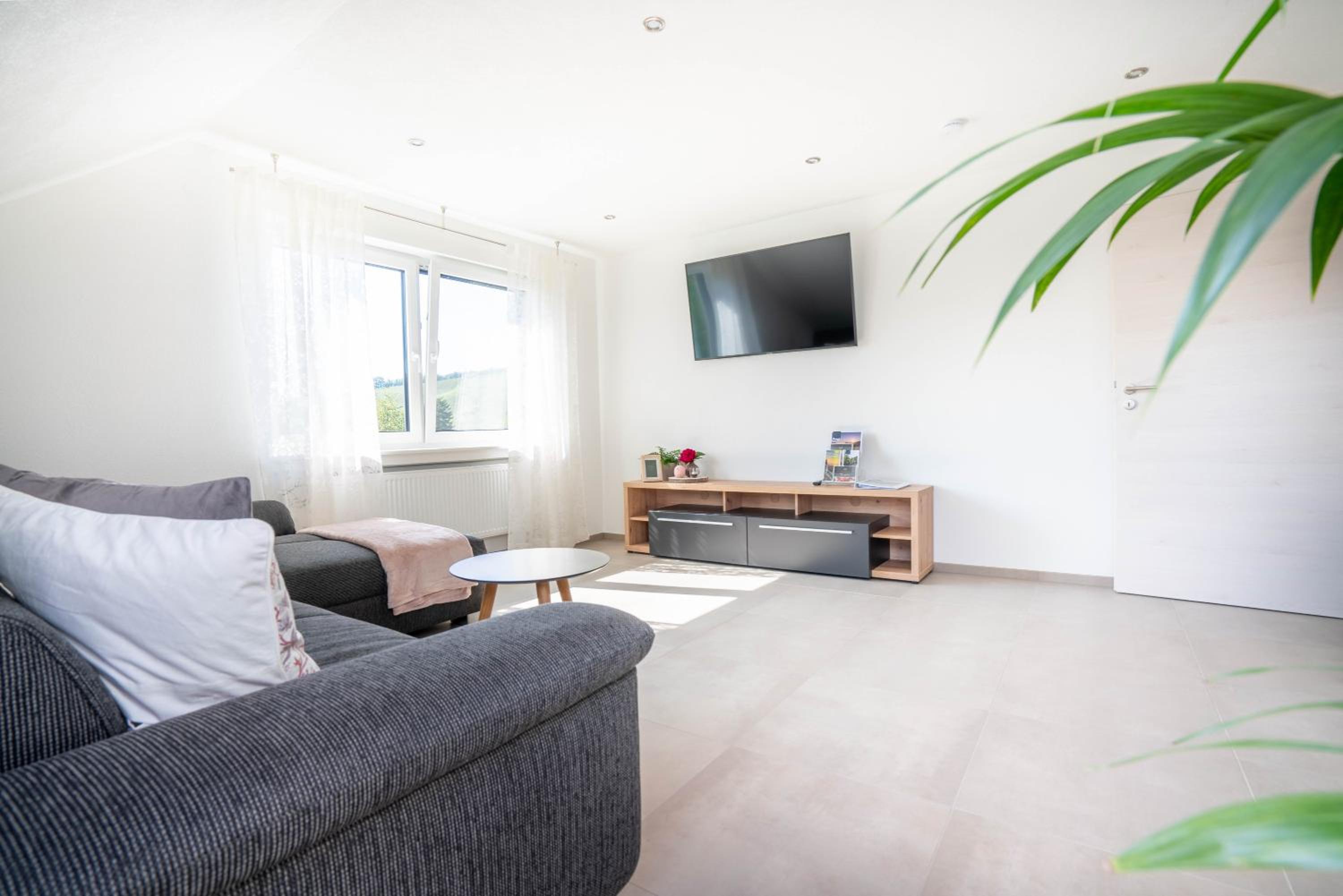 Two-Bedroom Deluxe Apartment with Garden View photo 1