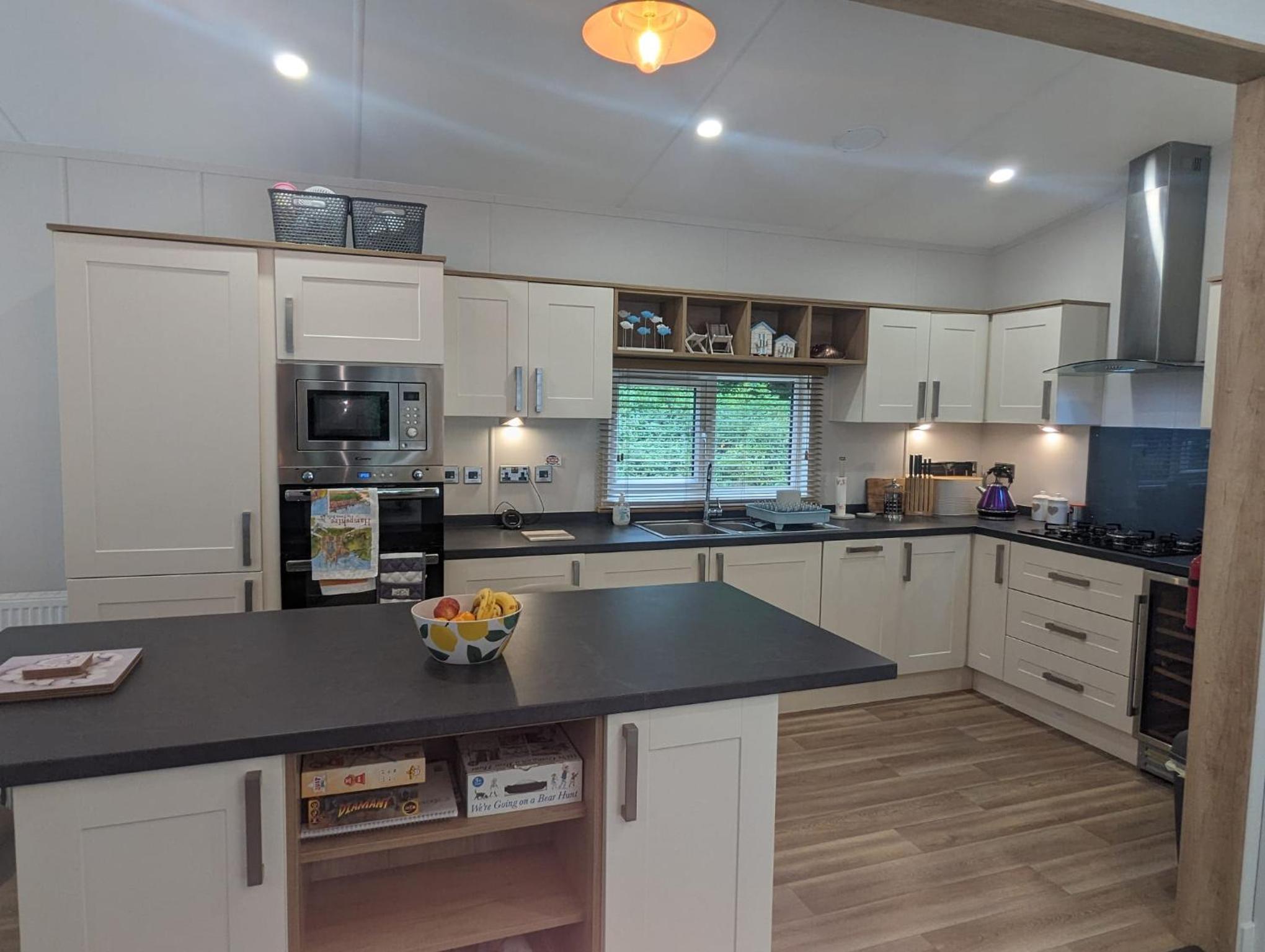 Mobile Home photo 2