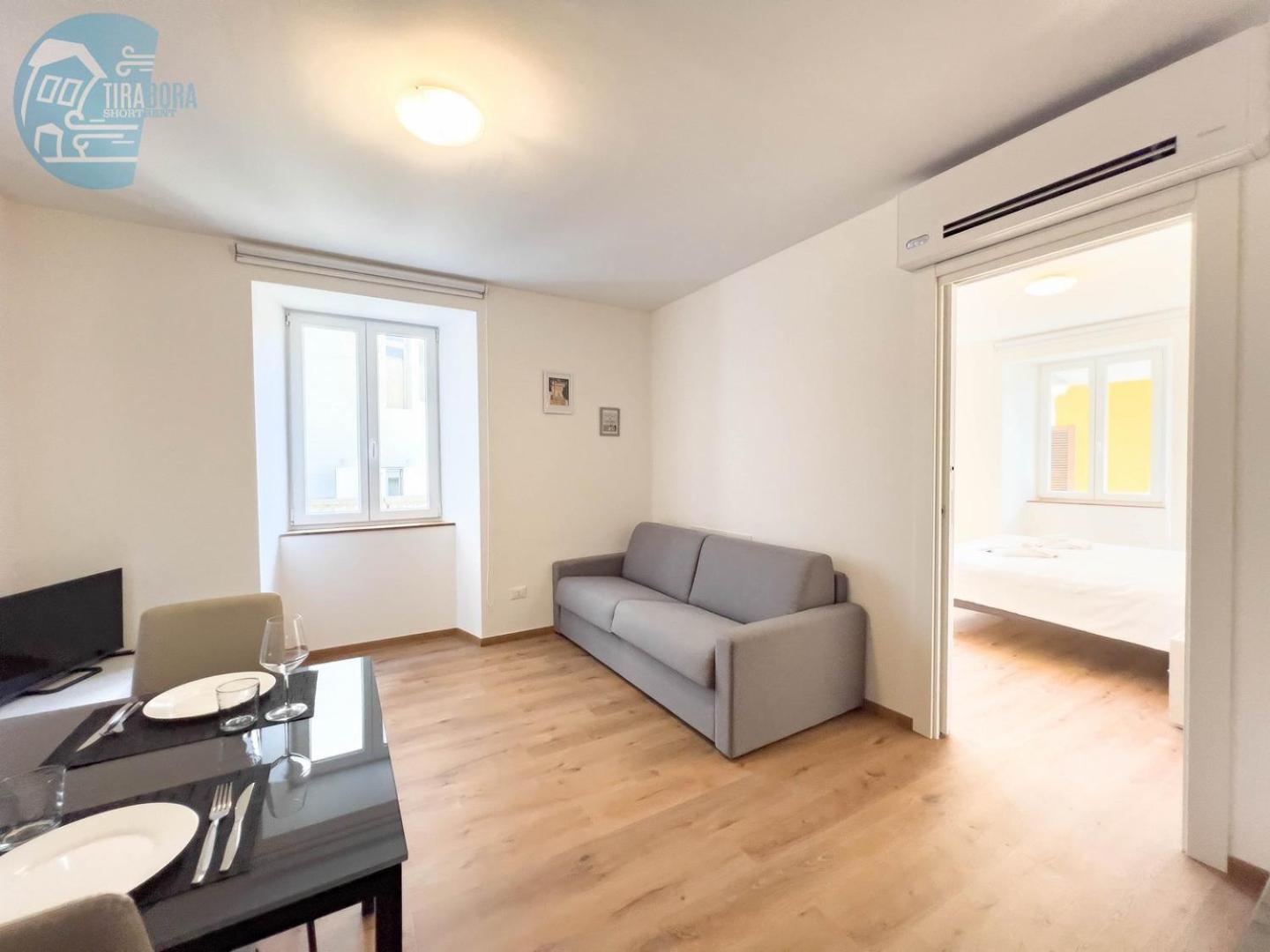 One-Bedroom Apartment photo 1