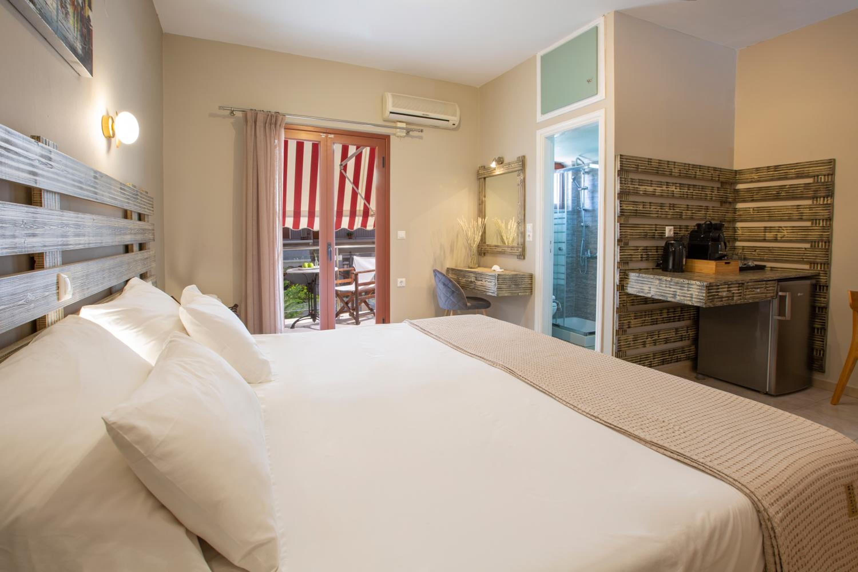 Deluxe Double or Twin Room - Photo 7