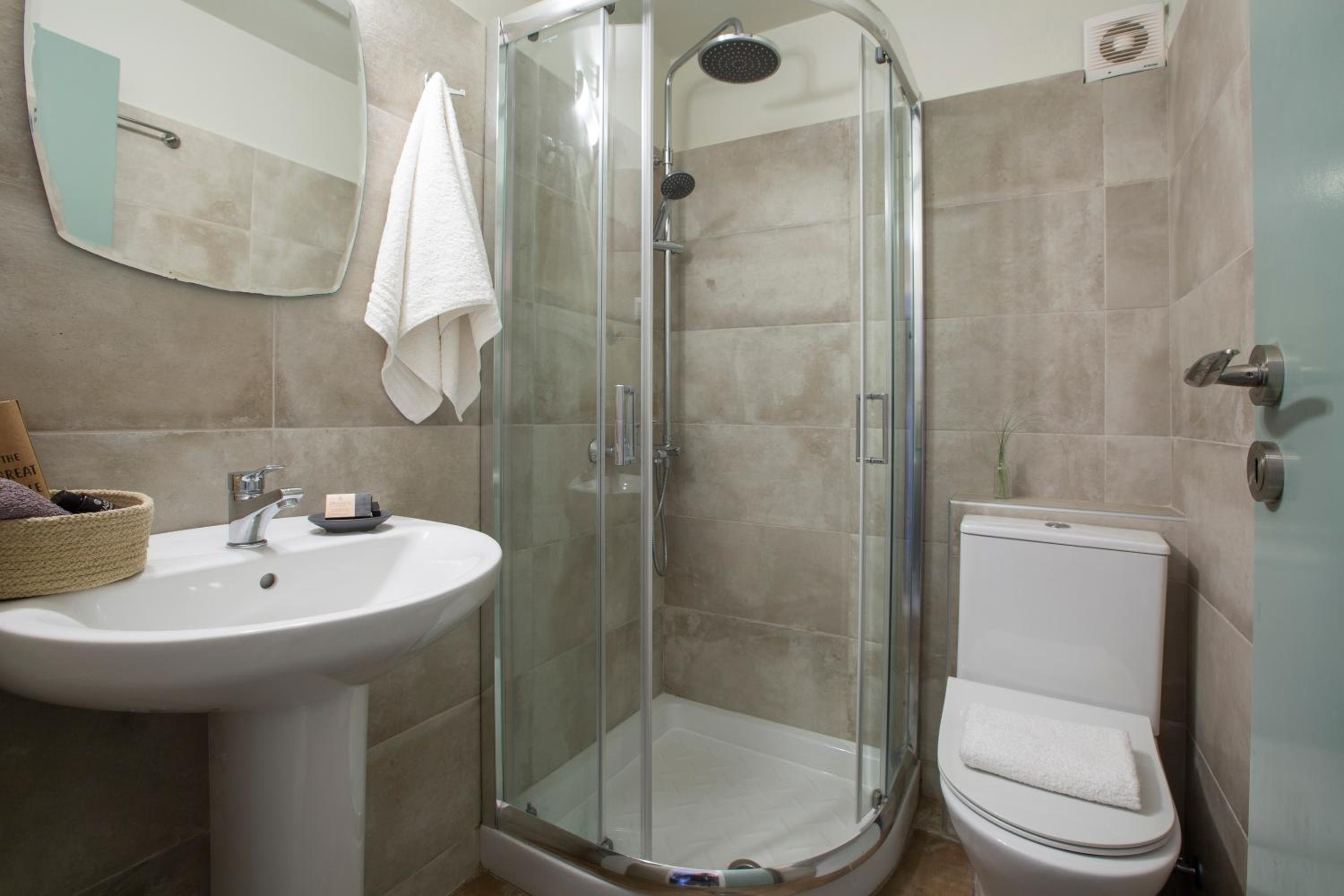  Small Double Room with Garden View - Photo 4