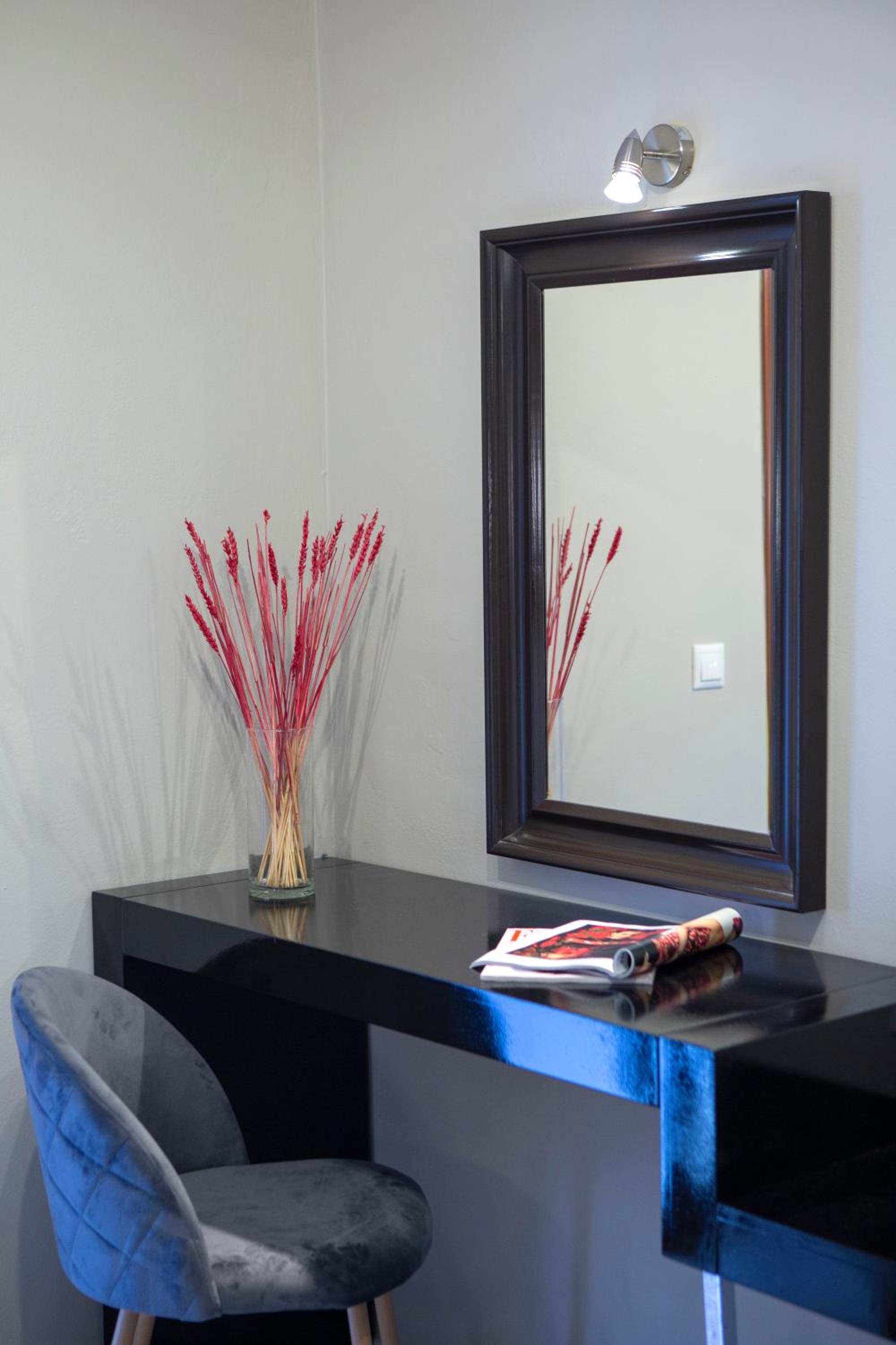  Small Double Room with Garden View - Photo 7