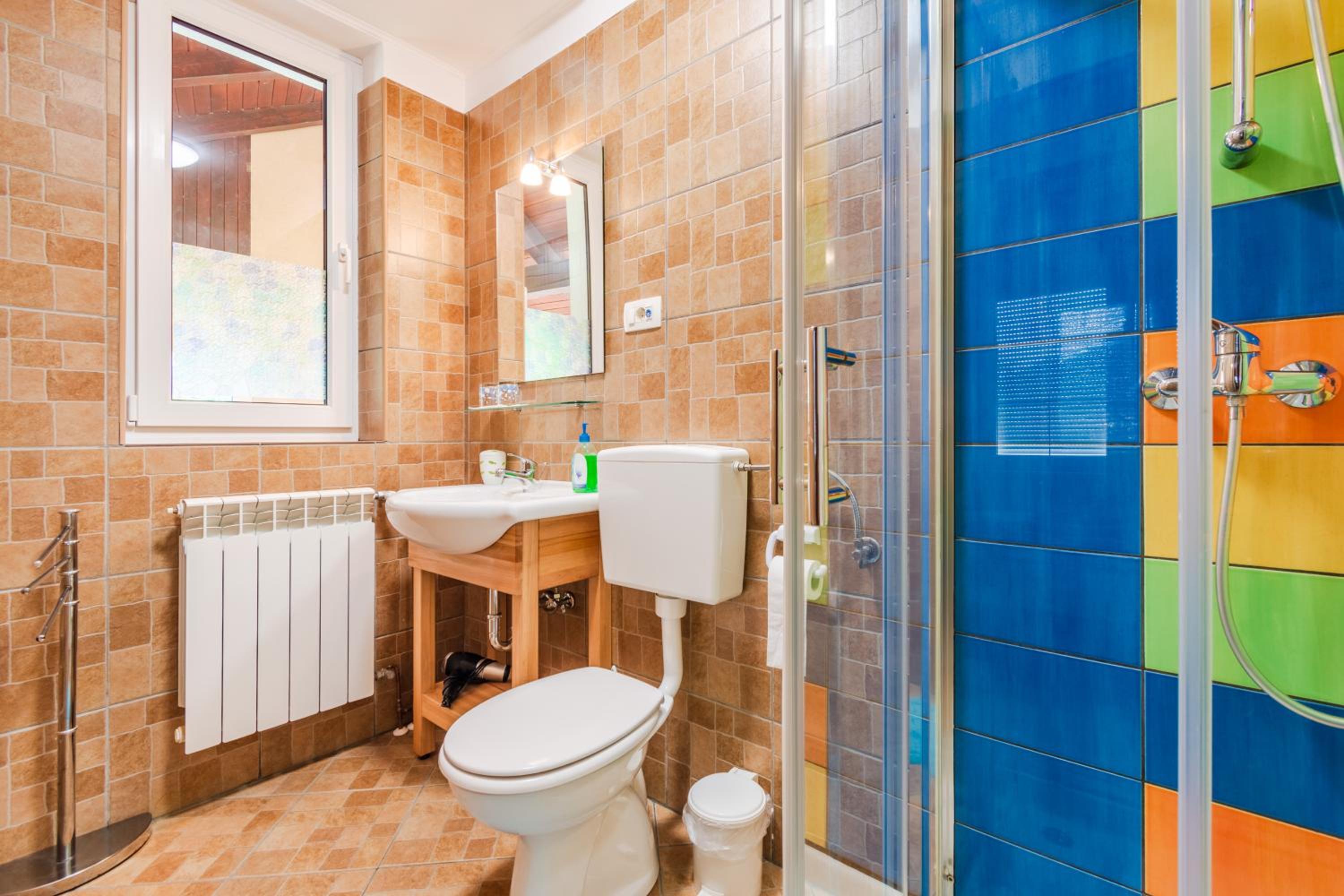 Apartment with Shower - Photo 7
