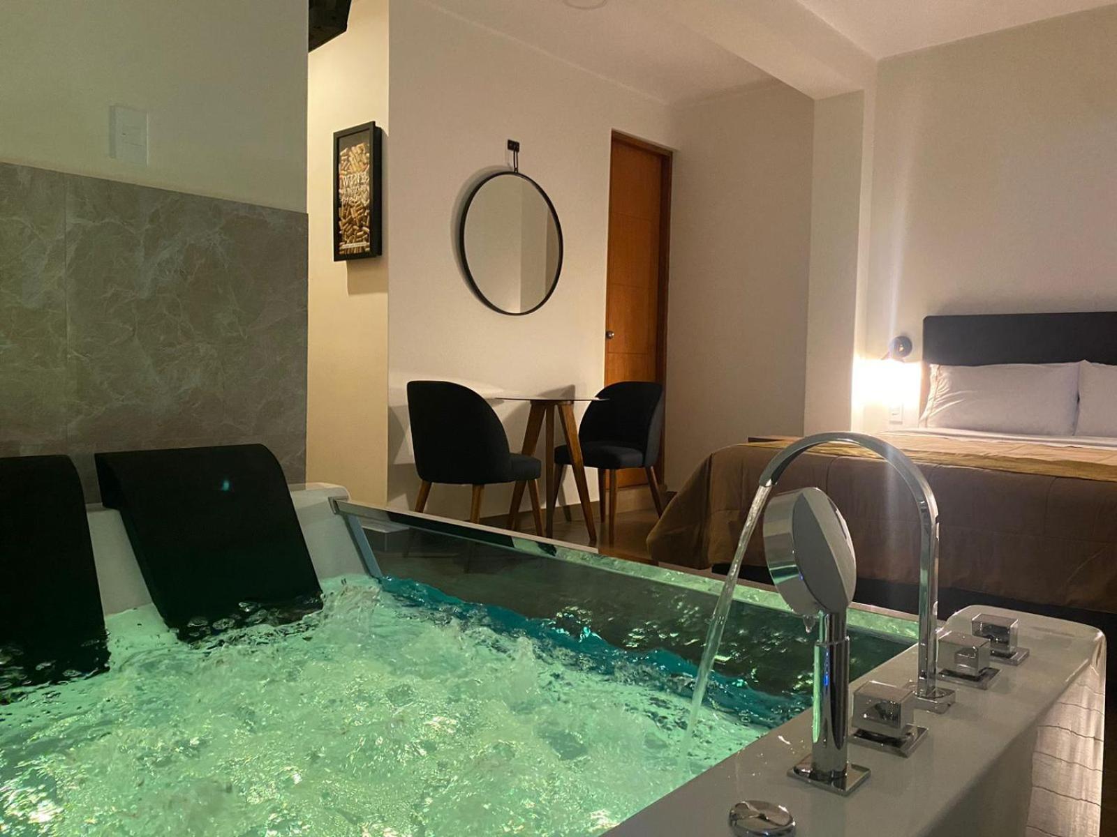 King Suite with Spa Bath photo 2