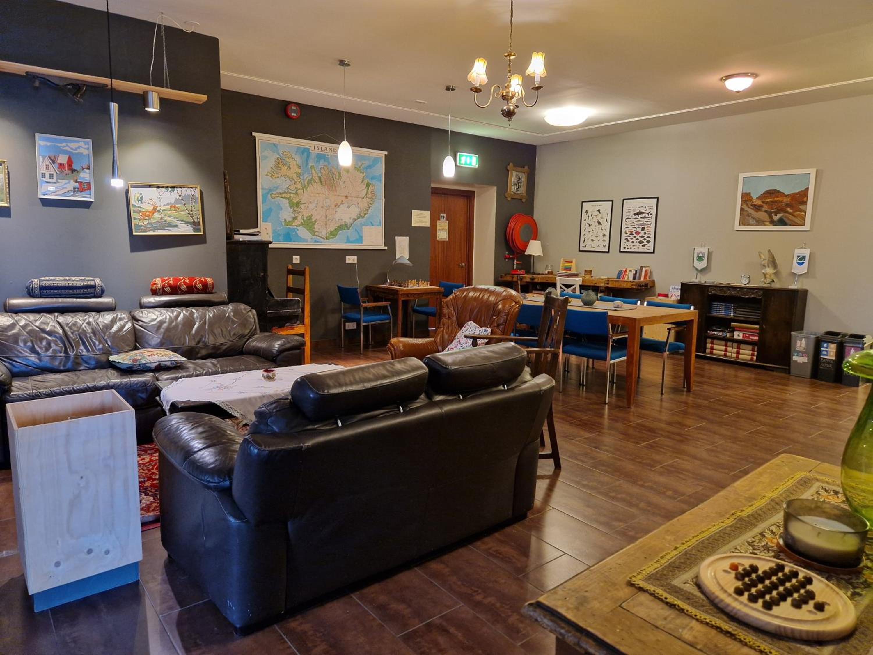 Bunk Bed in Female Dormitory Room   photo 3