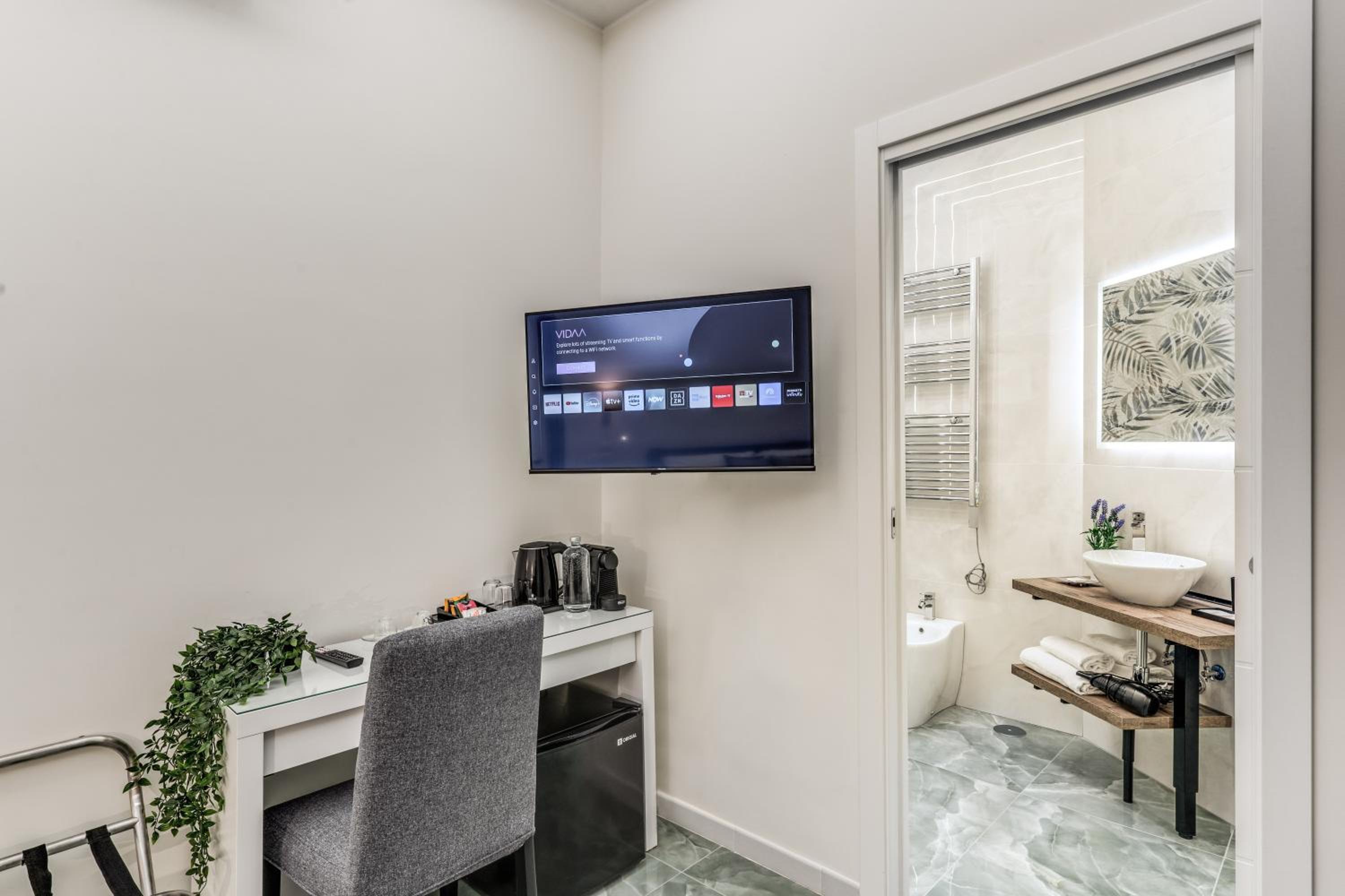 Double Room with Private Bathroom photo 3
