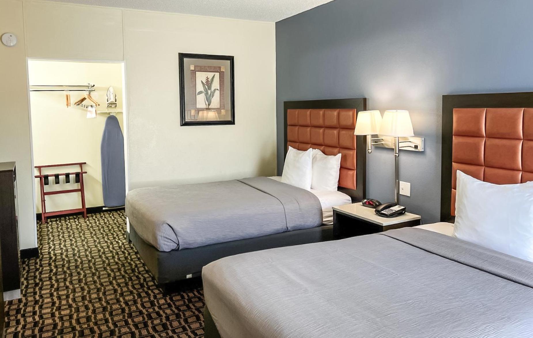 Double Room with Two Double Beds - Non-Smoking - Photo 1