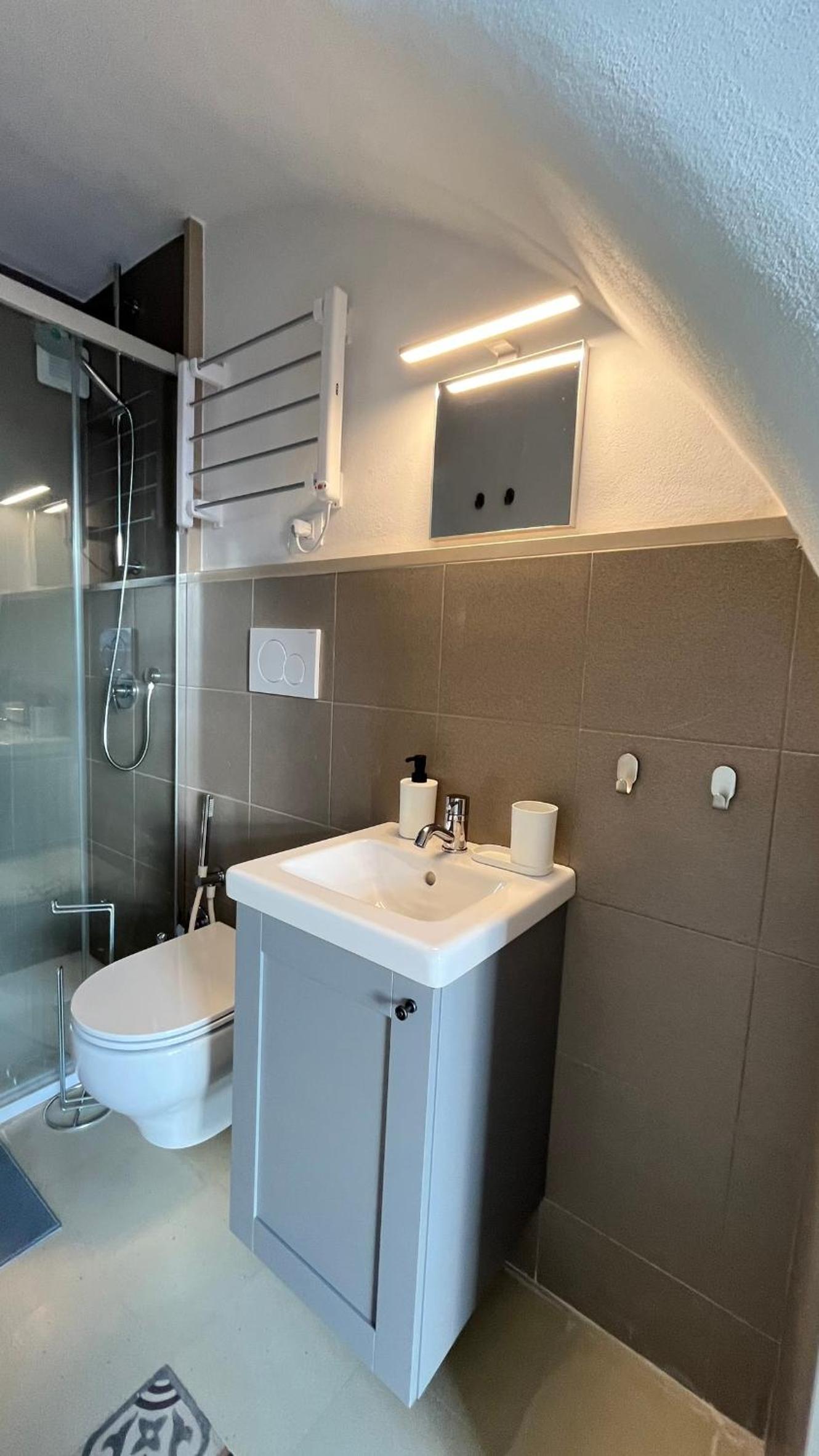 One-Bedroom Apartment with Sea View photo 3