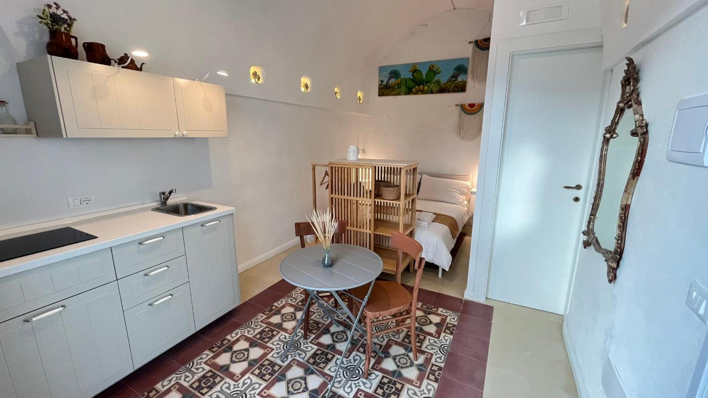 One-Bedroom Apartment with Sea View photo 3