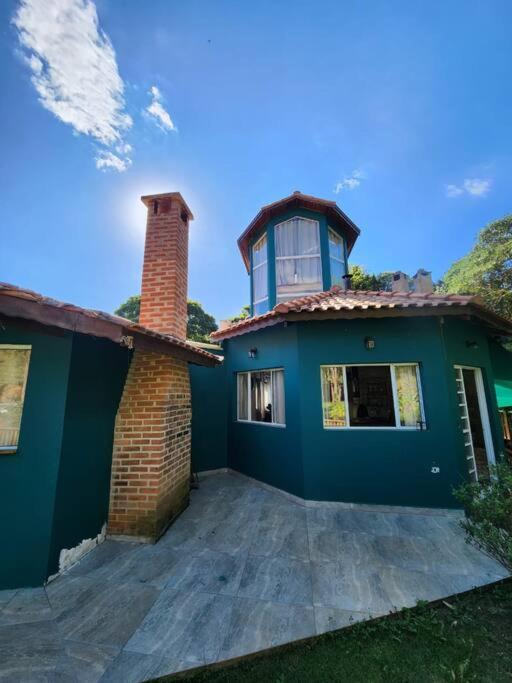 Three-Bedroom House photo 2