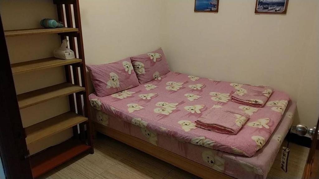 Standard Double Room with Shared Bathroom