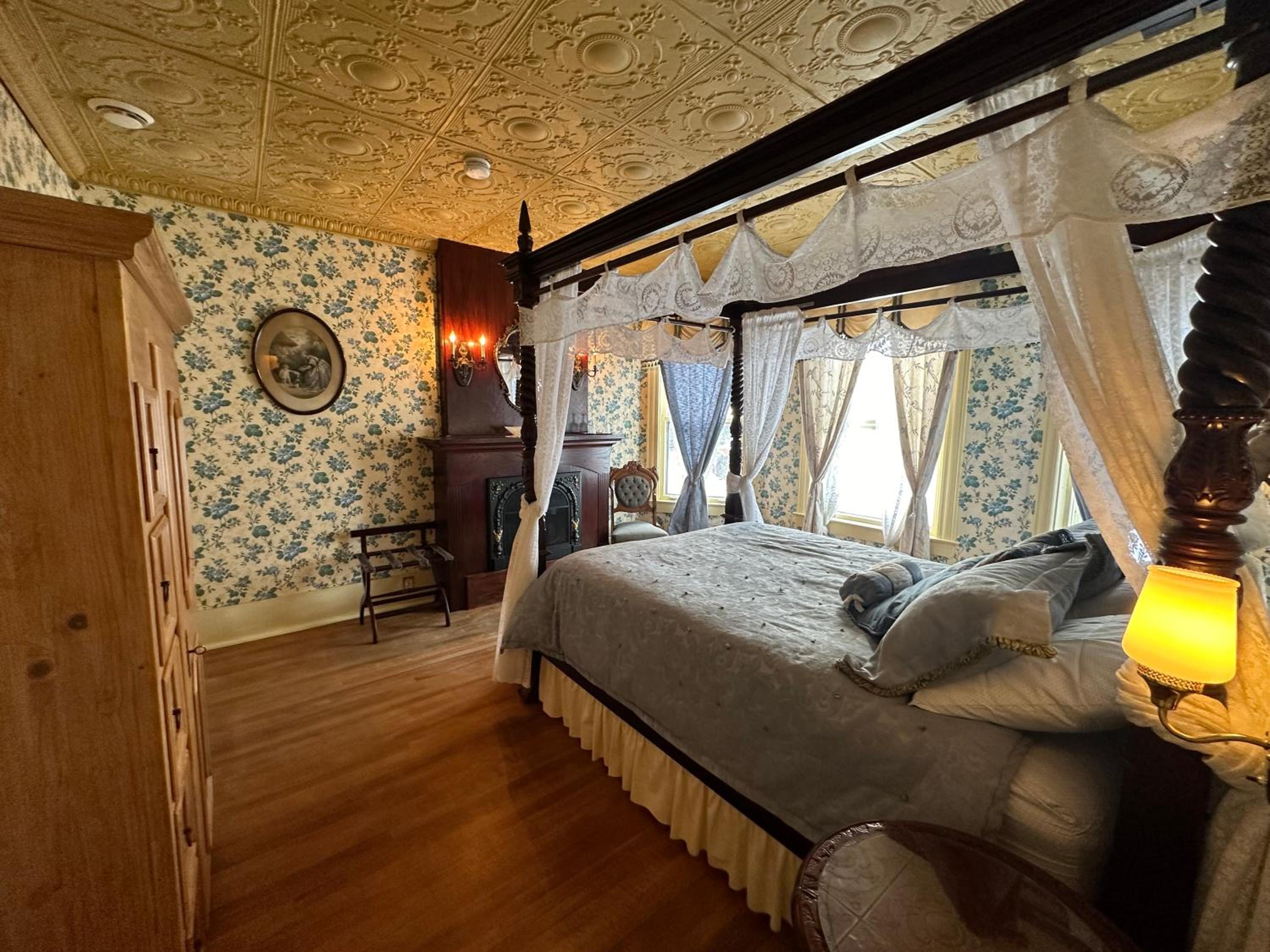 Queen Suite photo 3