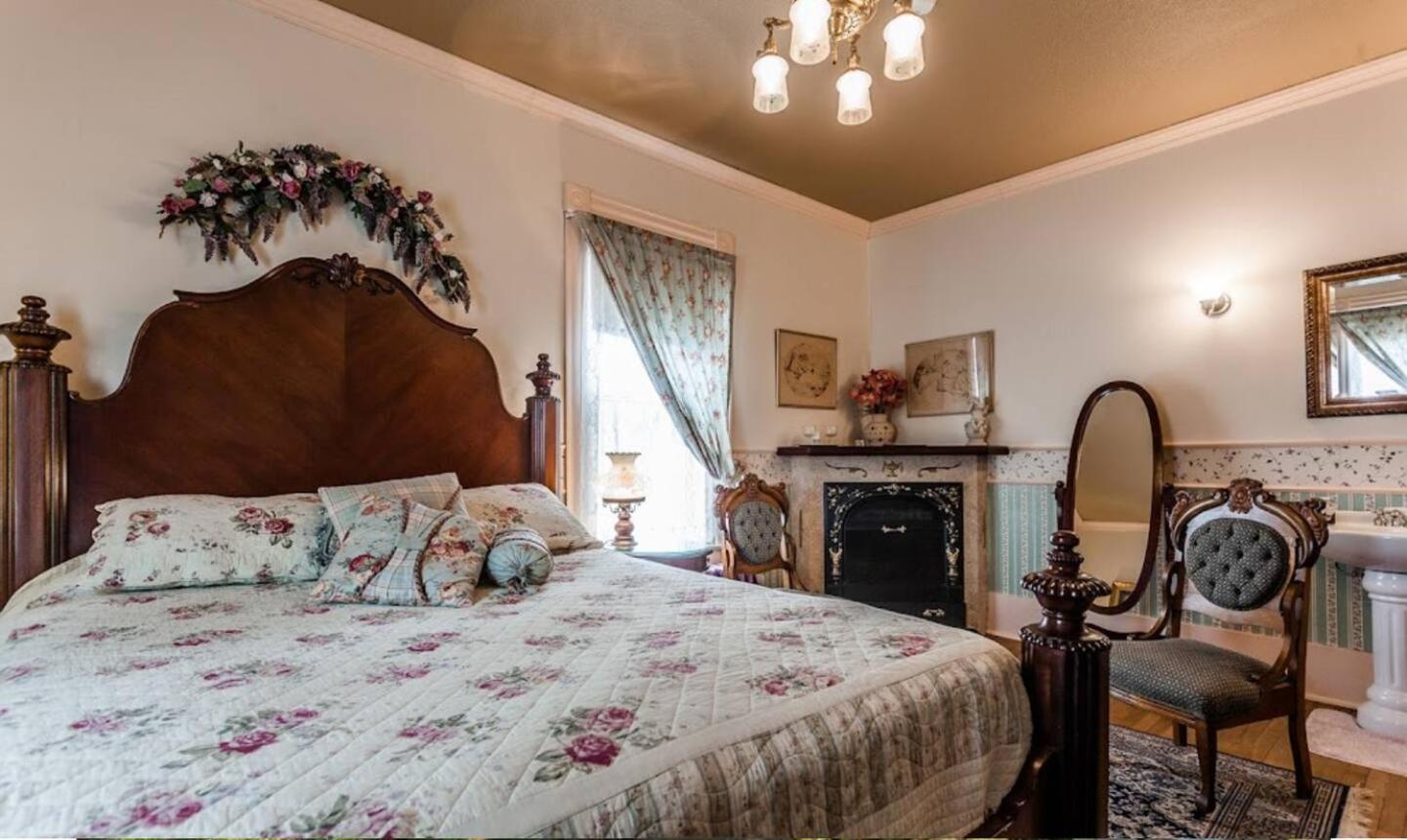 Queen Suite photo 2