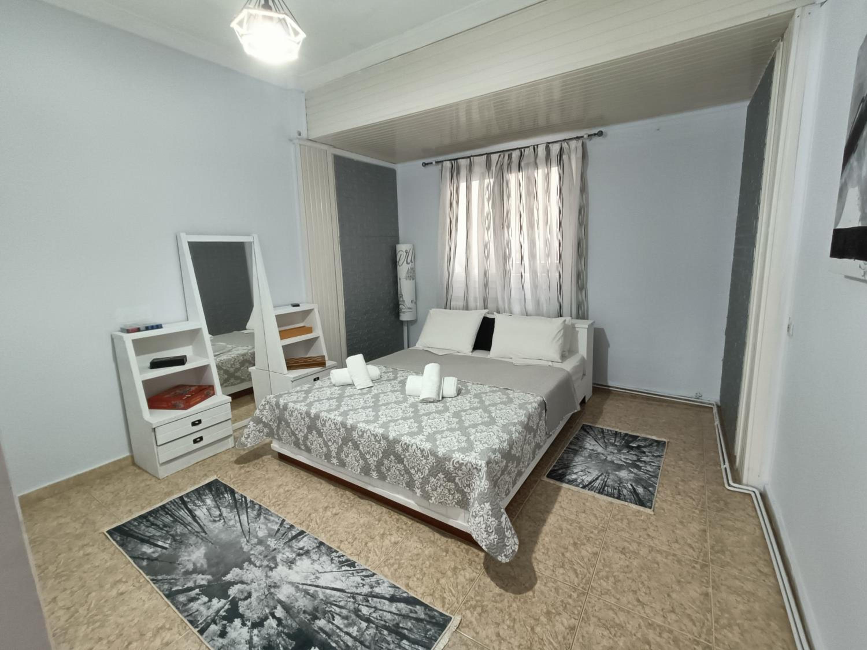 Three-Bedroom Apartment with Sea View photo 2