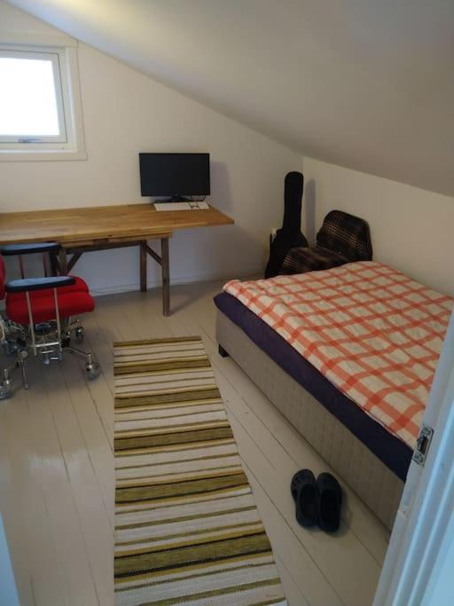 Two-Bedroom House photo 3