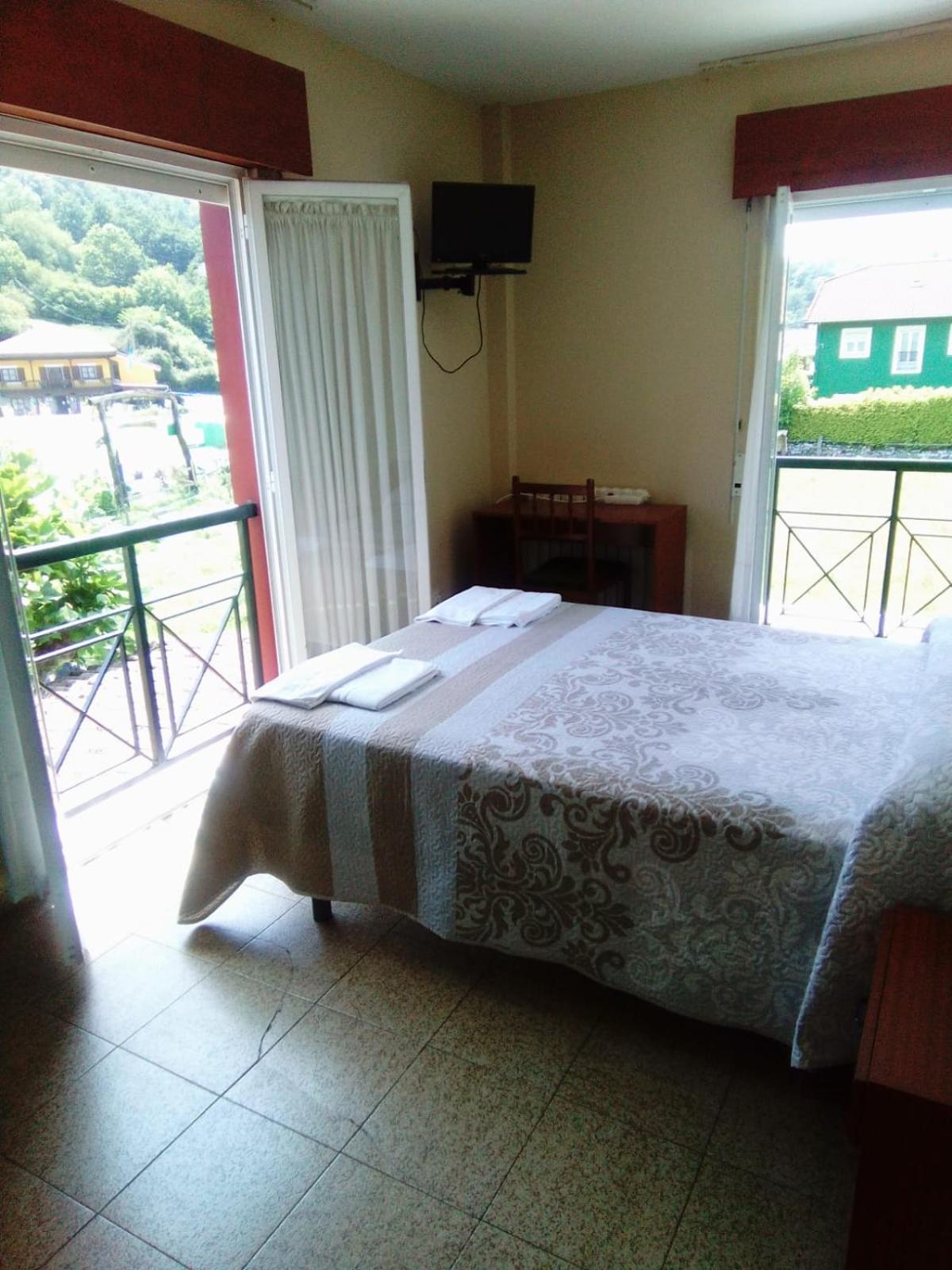 Double or Twin Room photo 3