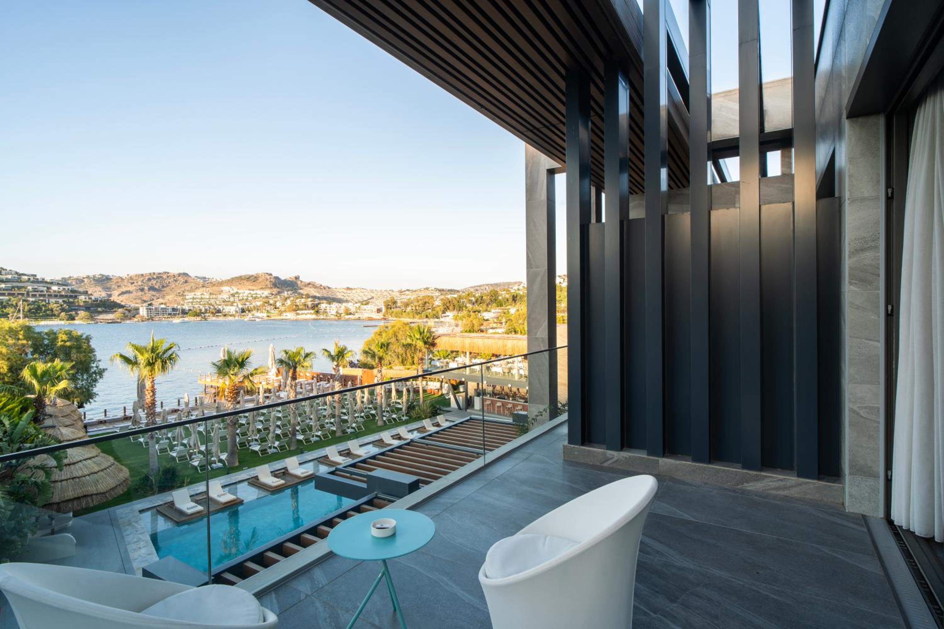Deluxe Double or Twin Room with Sea View - Photo 3