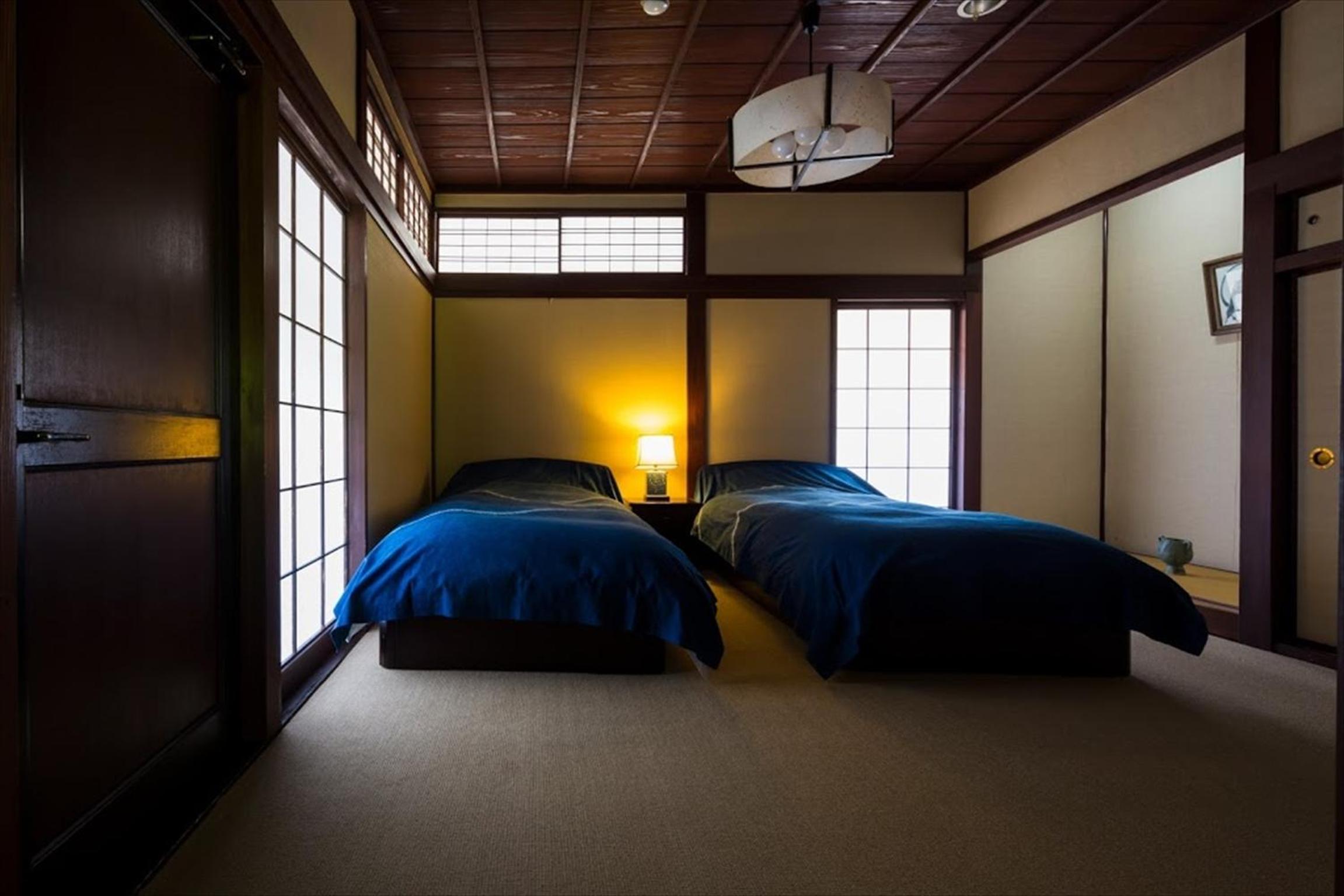 Standard Room with Tatami Area and Shared Bathroom - River View photo 3