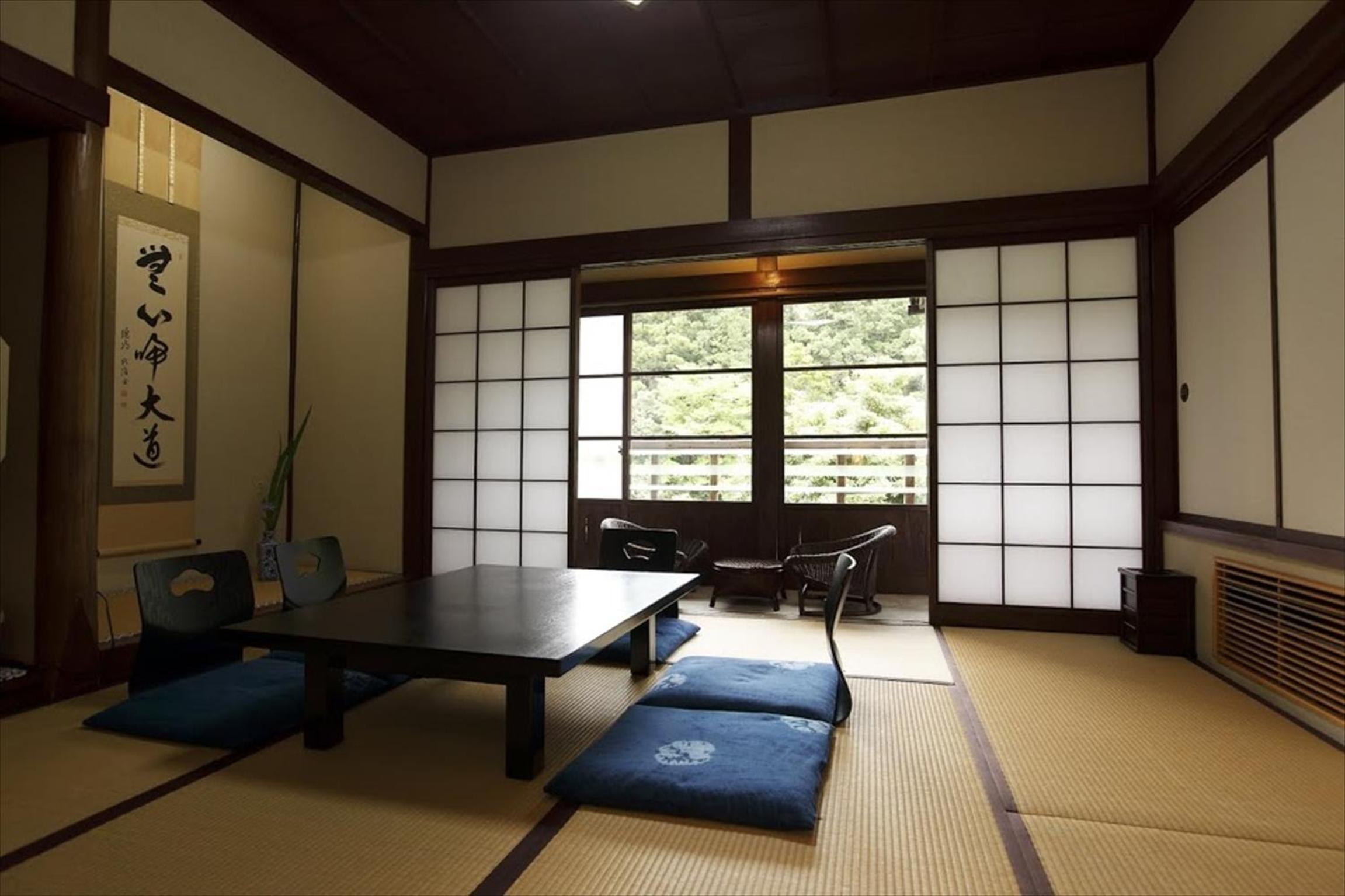 Standard Room with Tatami Area and Shared Bathroom - River View photo 2