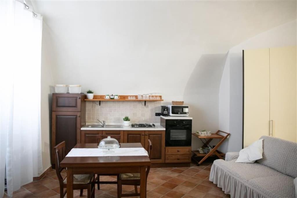 One-Bedroom Apartment photo 3