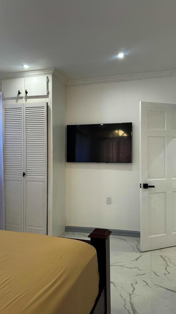 Two-Bedroom Apartment photo 2