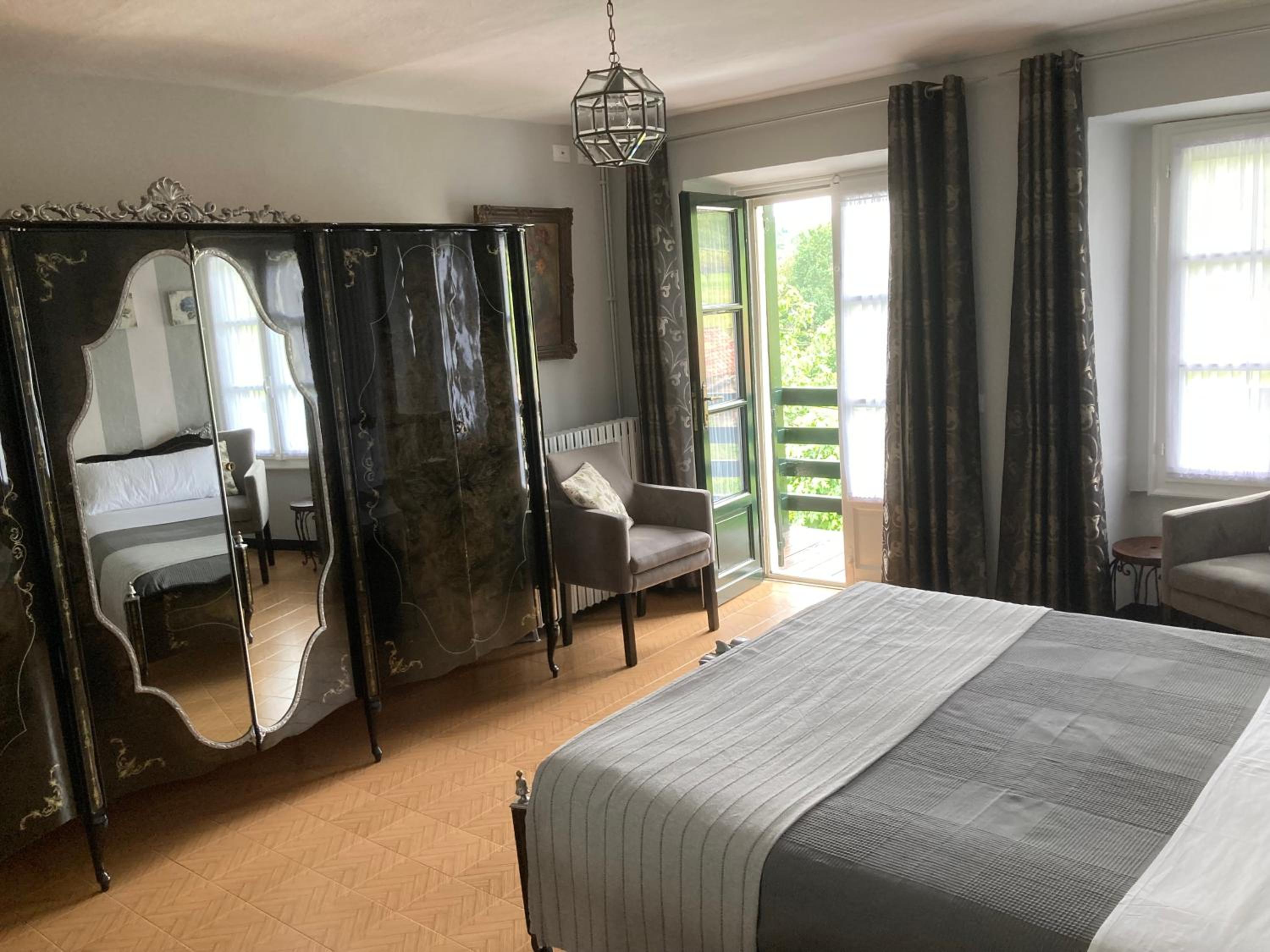 Double Room with Private Bathroom photo 1