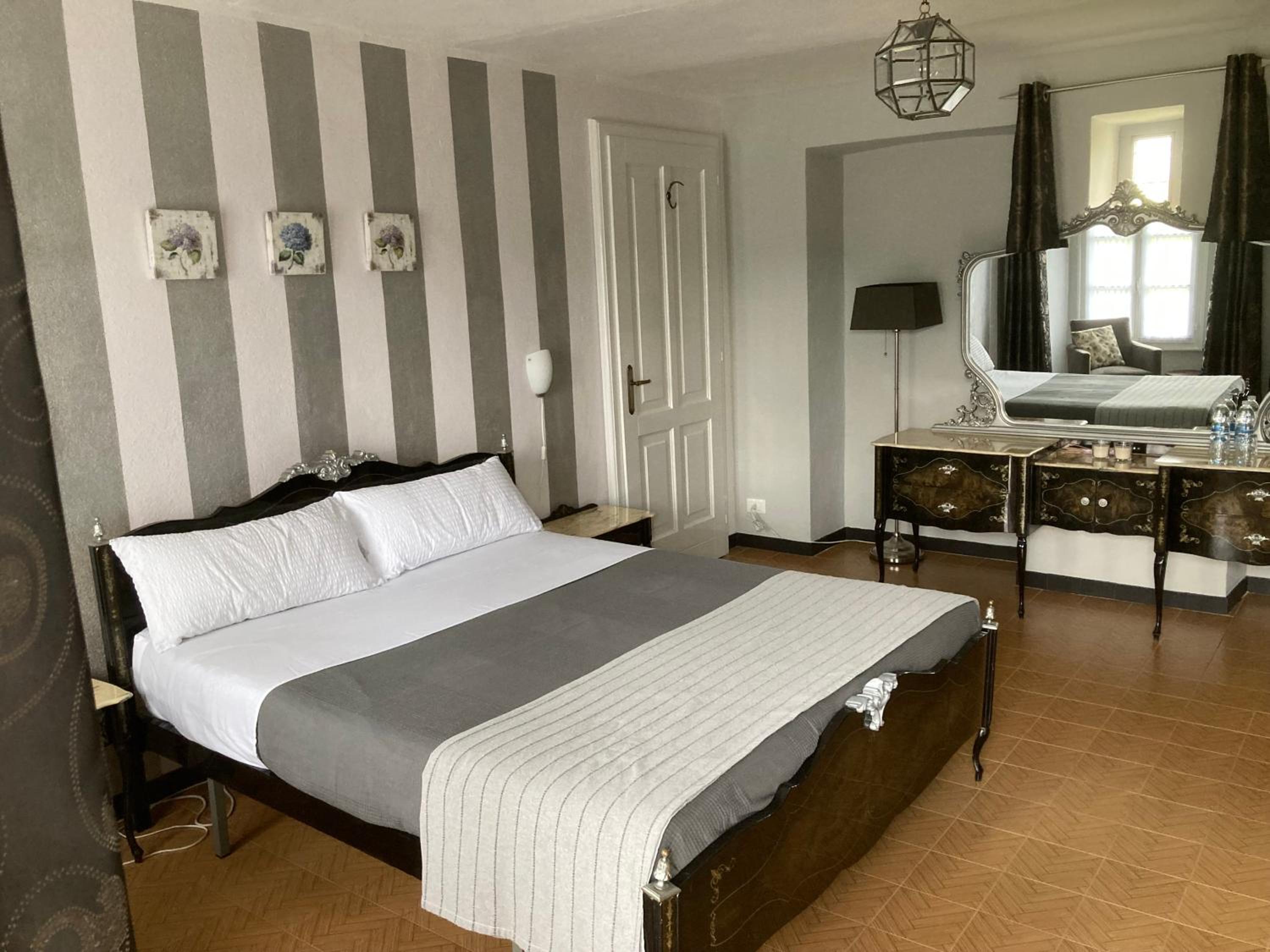 Double Room with Private Bathroom photo 3