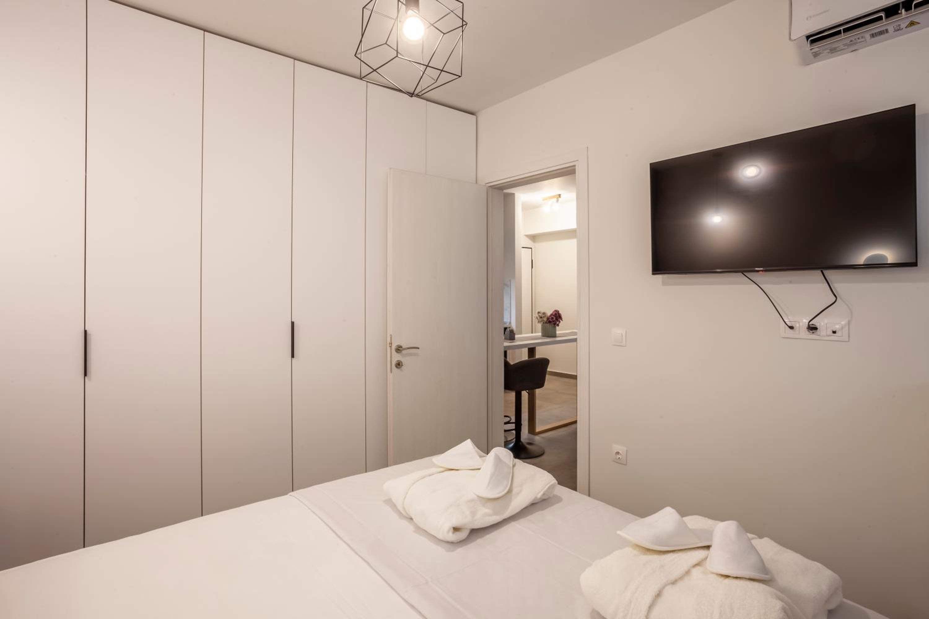 One-Bedroom Deluxe Apartment