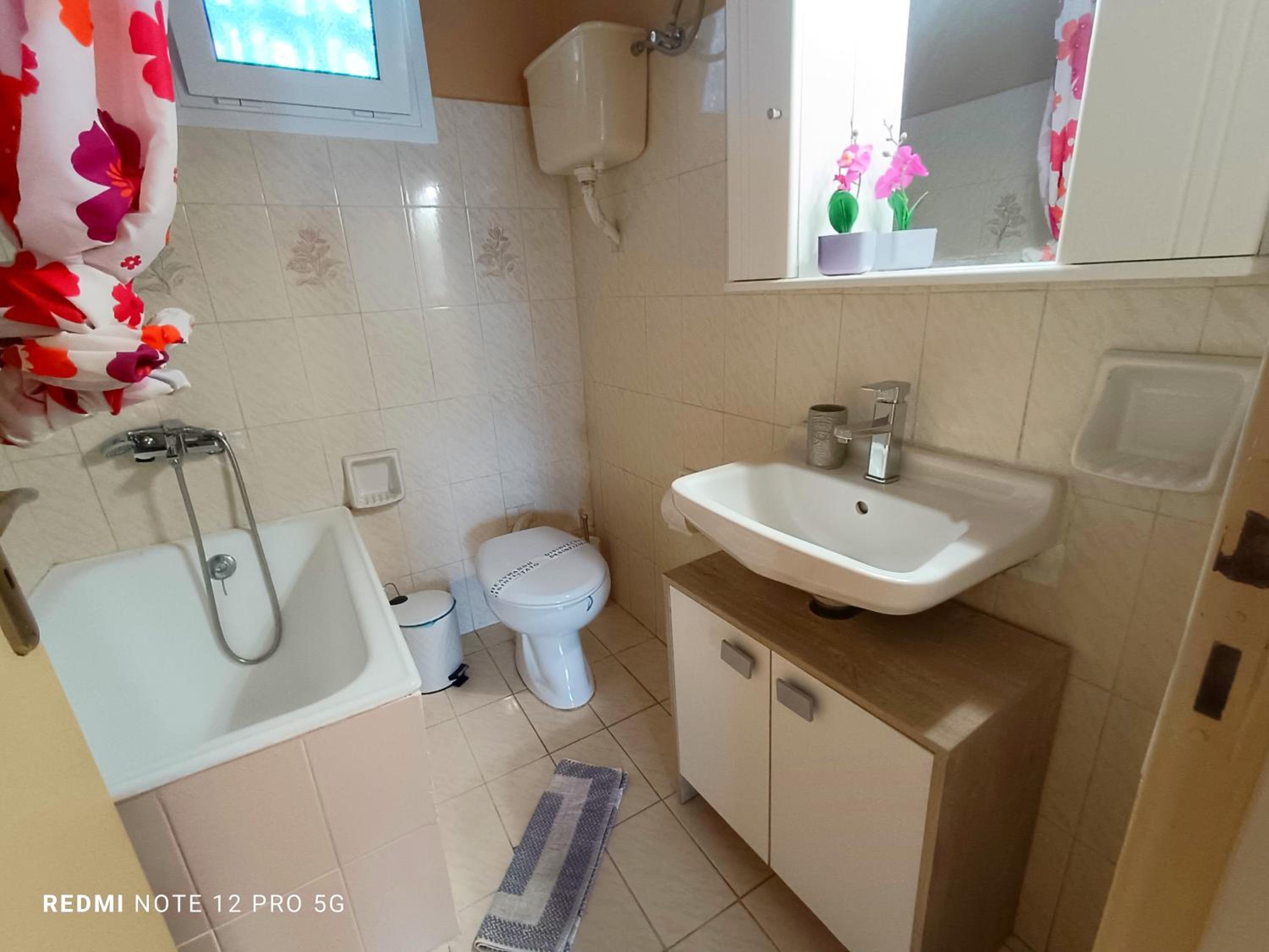 Two-Bedroom House photo 3