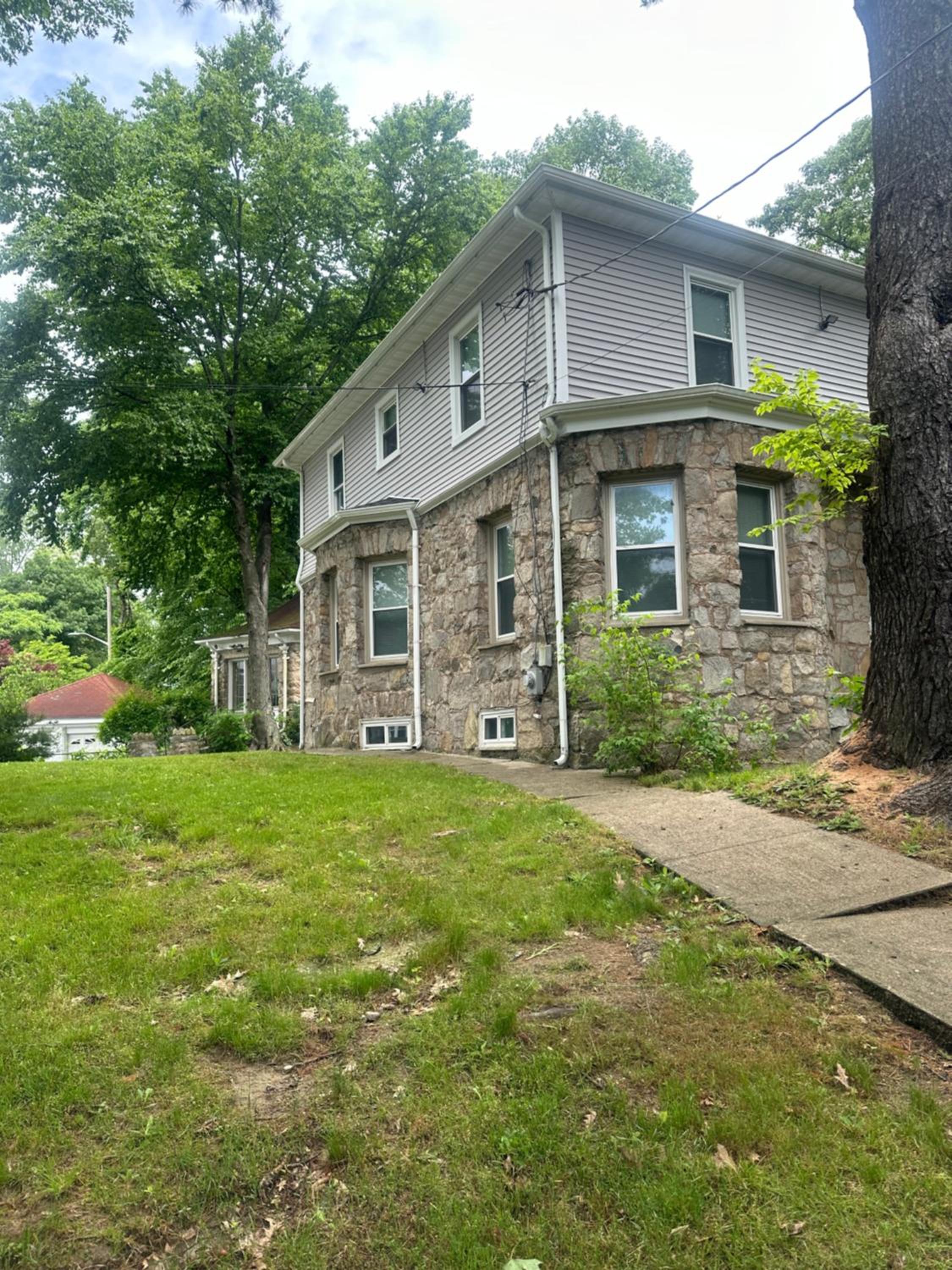 Four-Bedroom House photo 3